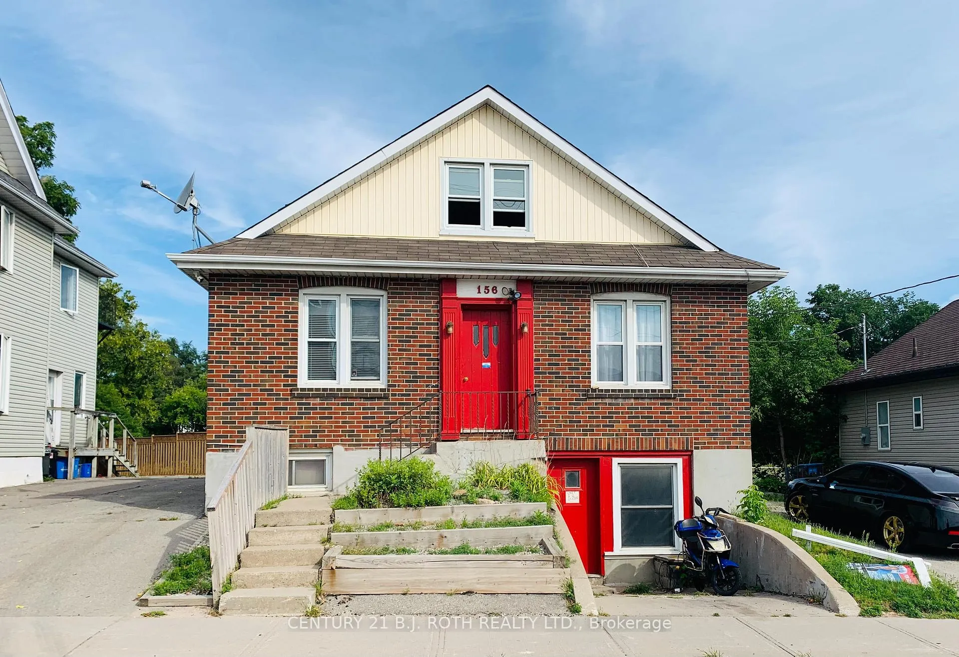 Photo 2 of 156 Dunlop Street W, Barrie, City Centre — HOMEH