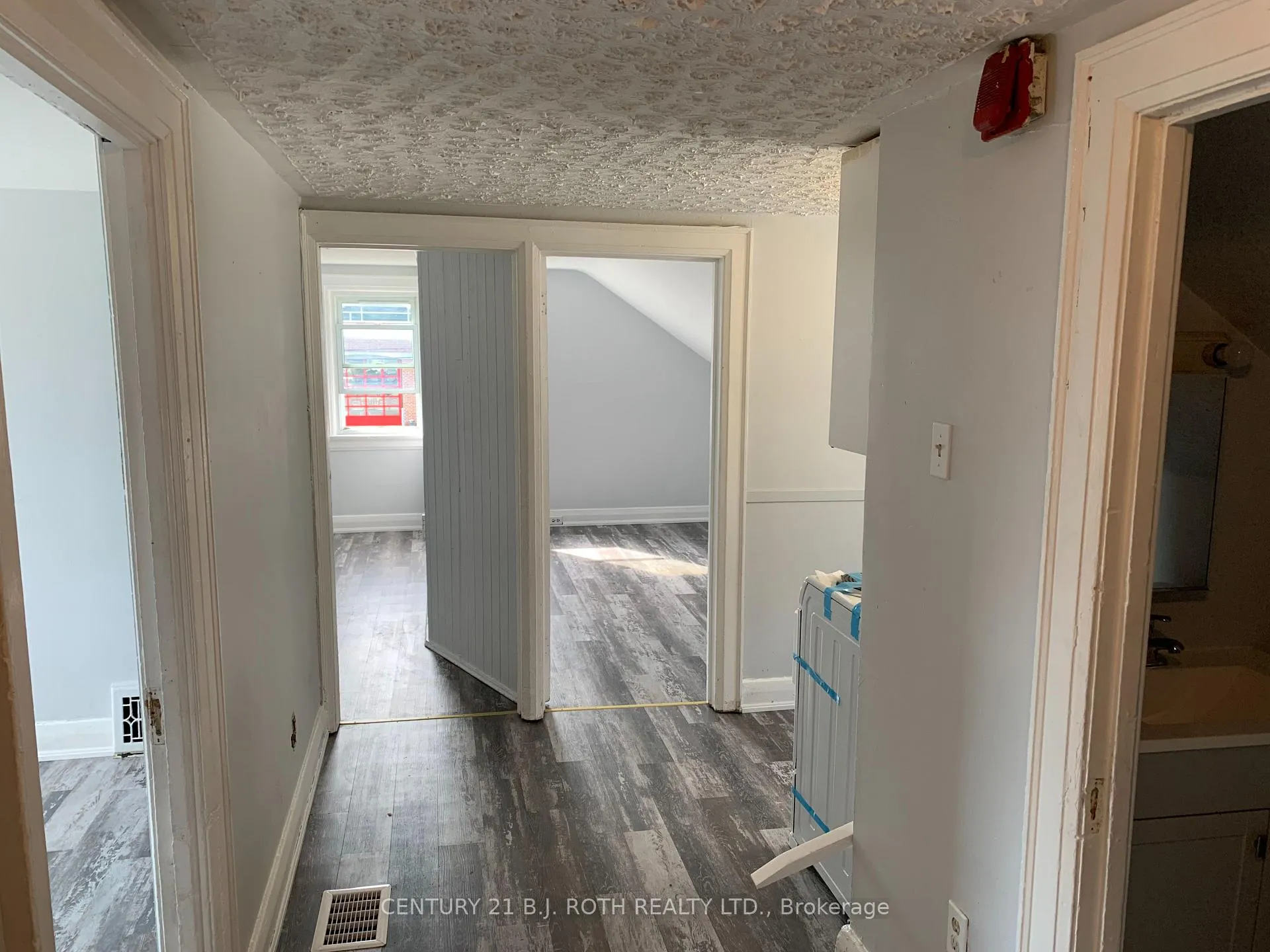 Photo 19 of 156 Dunlop Street W, Barrie, City Centre — HOMEH