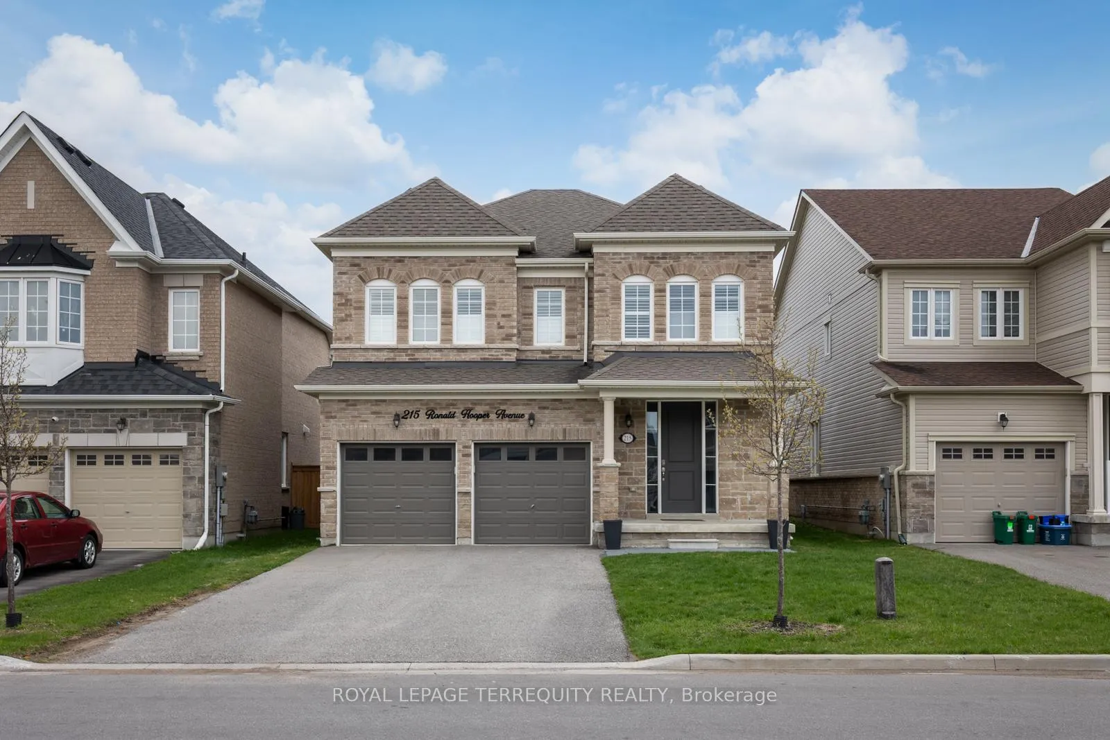 Photo 2 of 215 Ronald Hooper Avenue, Clarington, Bowmanville — HOMEH
