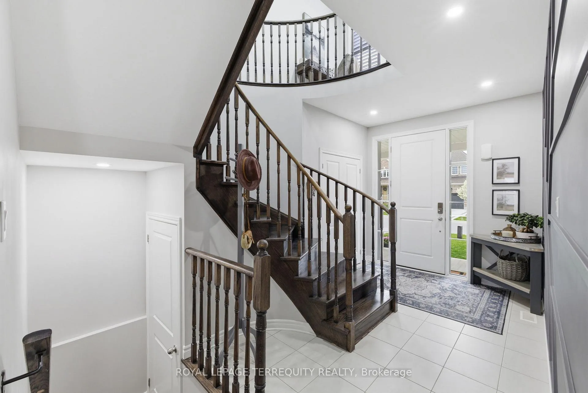 Photo 5 of 215 Ronald Hooper Avenue, Clarington, Bowmanville — HOMEH