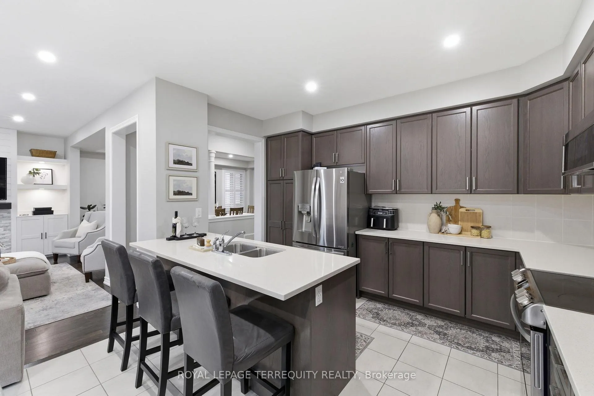 Photo 13 of 215 Ronald Hooper Avenue, Clarington, Bowmanville — HOMEH