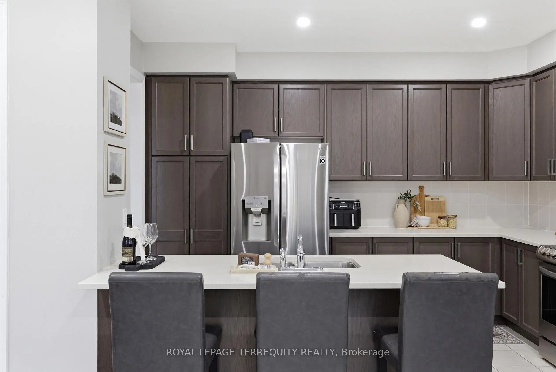 Photo 14 of 215 Ronald Hooper Avenue, Clarington, Bowmanville — HOMEH