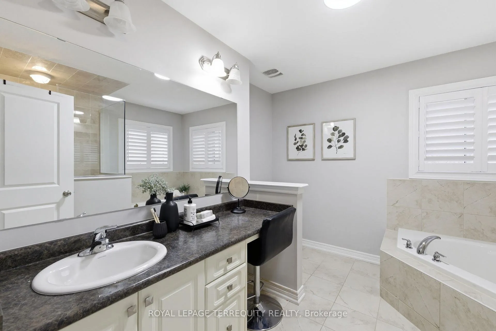 Photo 28 of 215 Ronald Hooper Avenue, Clarington, Bowmanville — HOMEH