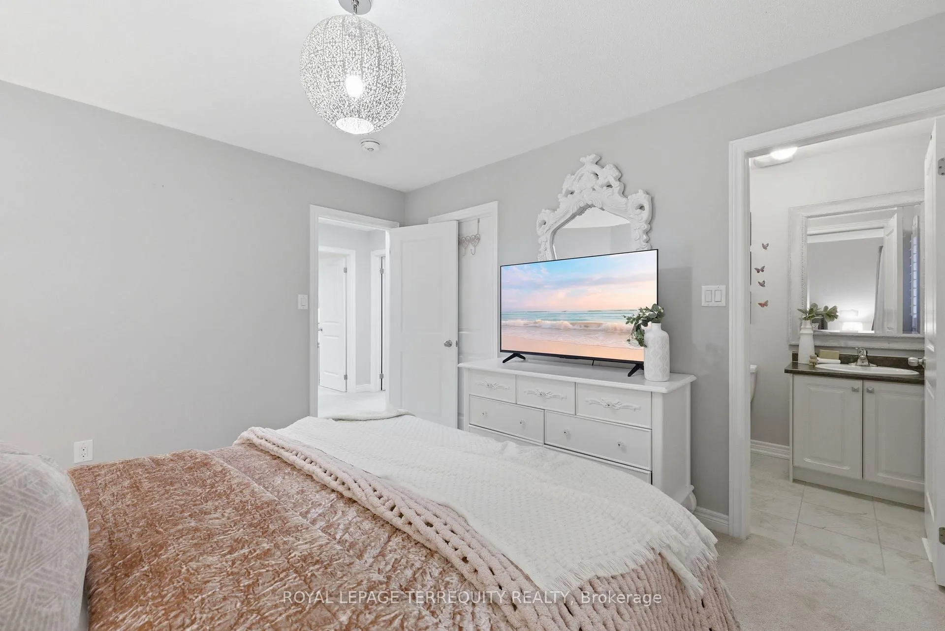 Photo 36 of 215 Ronald Hooper Avenue, Clarington, Bowmanville — HOMEH