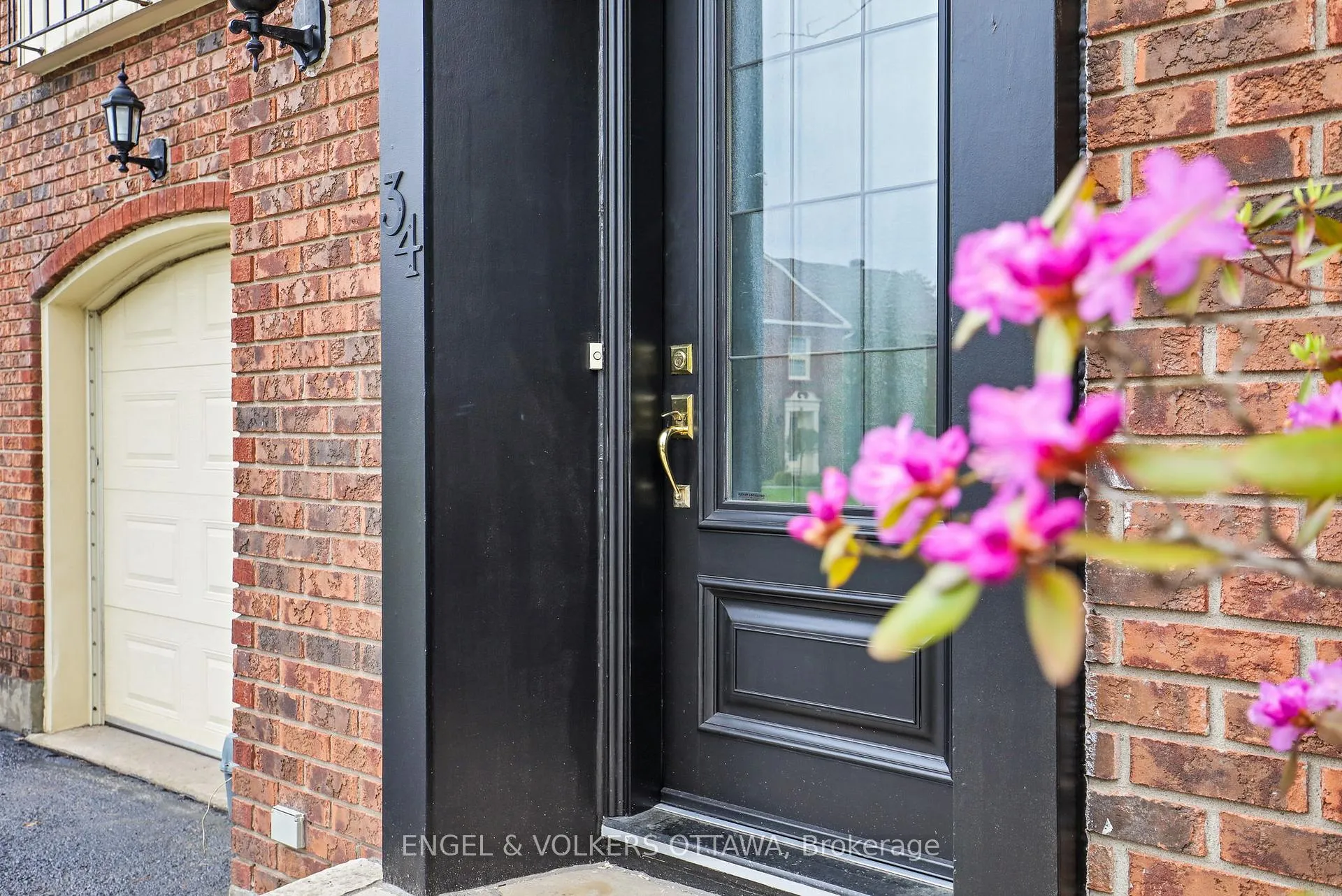 Photo 5 of 34 Chatsworth Crescent, Ottawa, Hunt Club — HOMEH