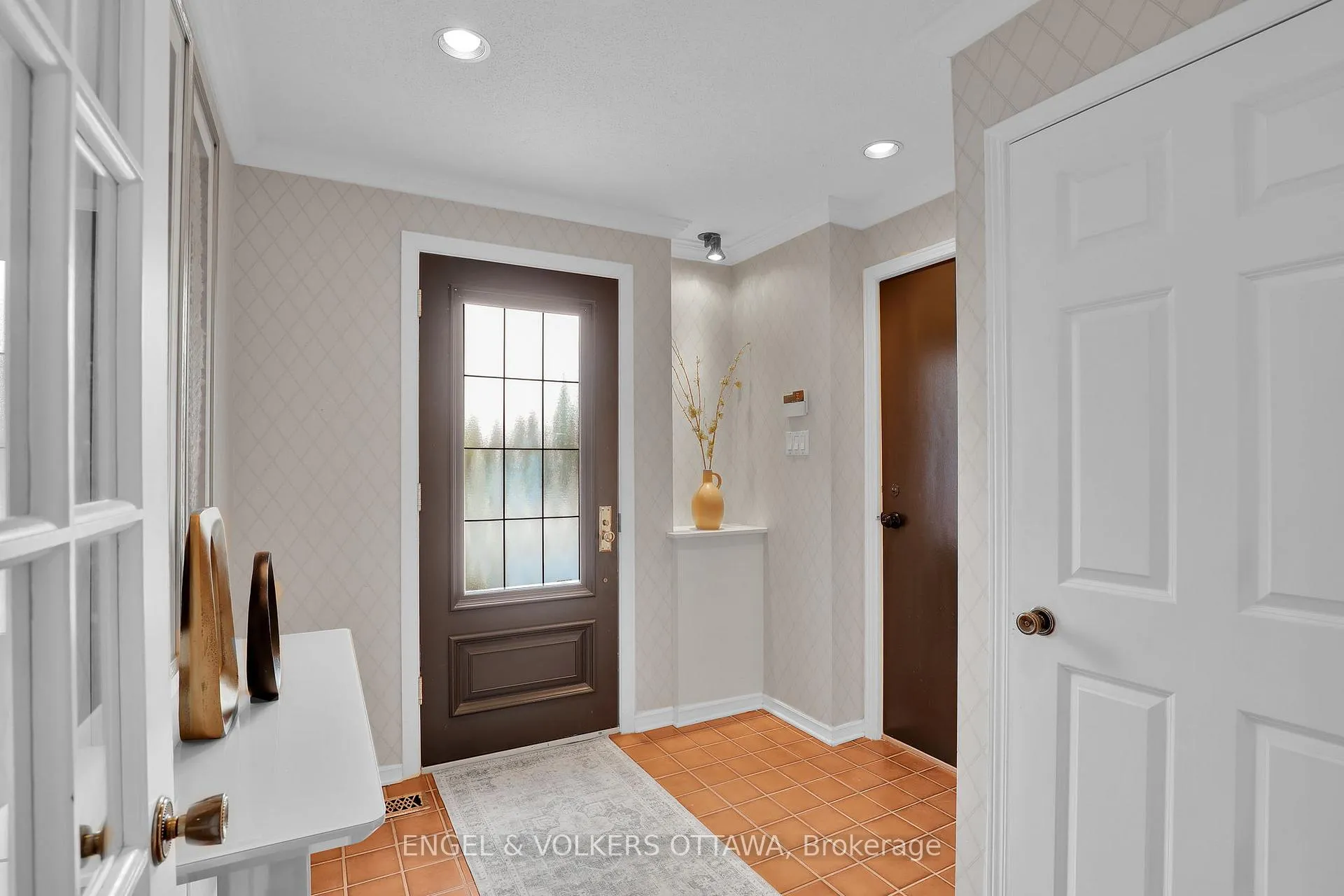 Photo 7 of 34 Chatsworth Crescent, Ottawa, Hunt Club — HOMEH