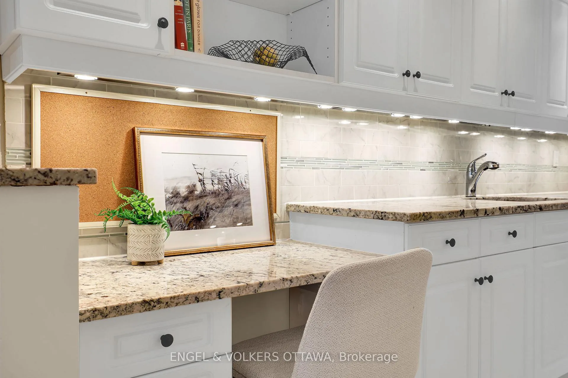 Photo 21 of 34 Chatsworth Crescent, Ottawa, Hunt Club — HOMEH