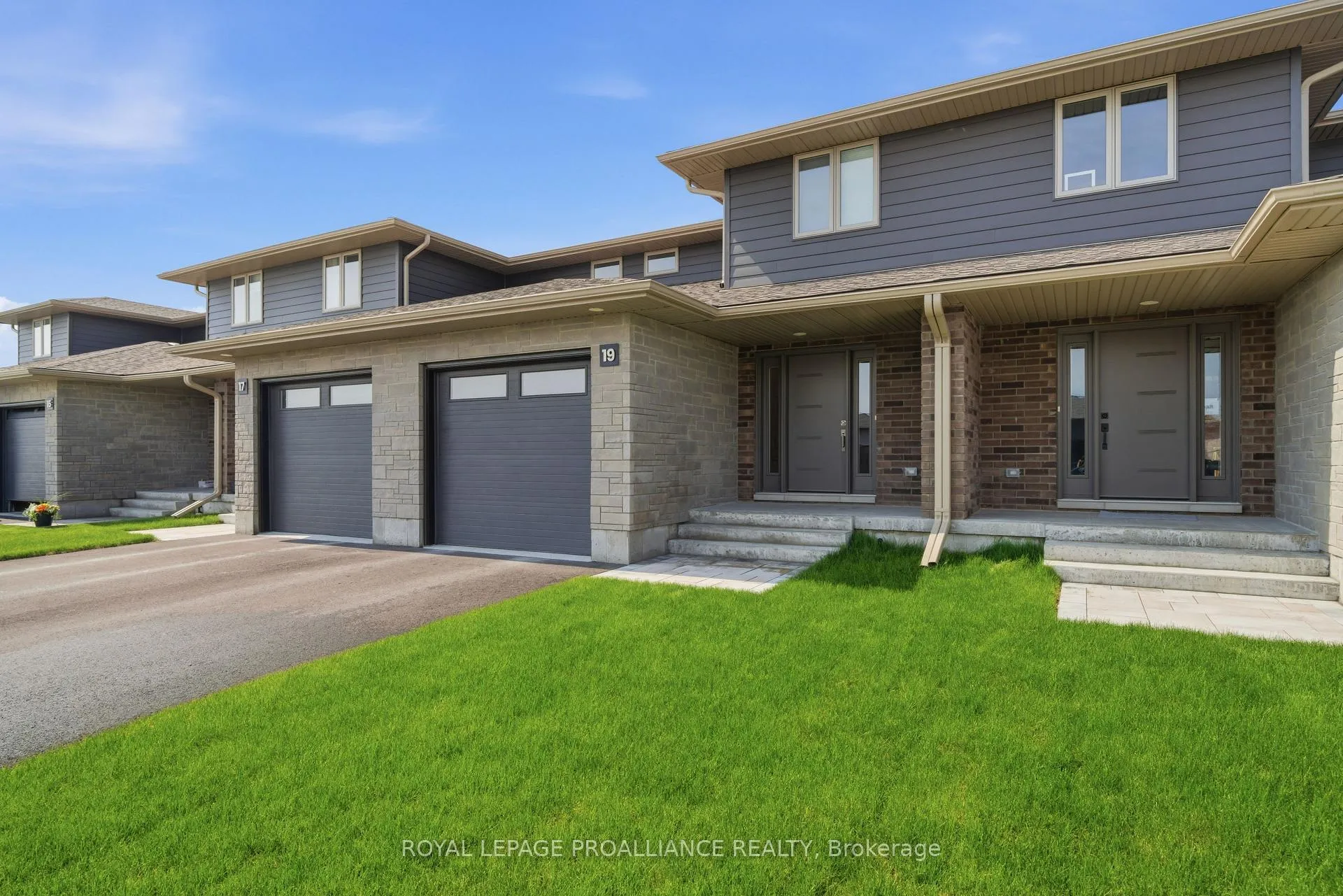 Photo 4 of 19 Parkland Circle, Quinte West, Murray Ward — HOMEH