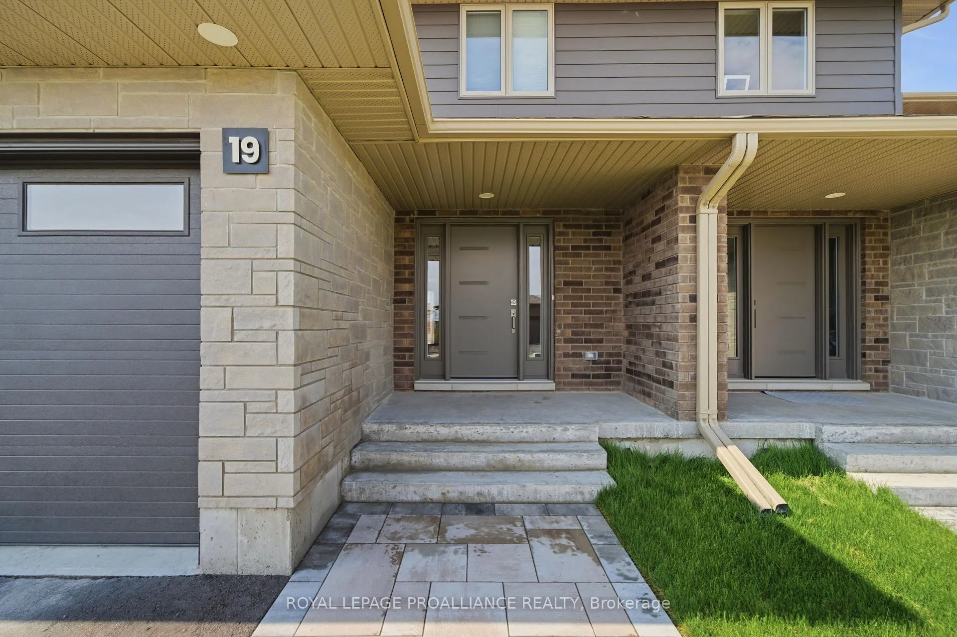 Photo 5 of 19 Parkland Circle, Quinte West, Murray Ward — HOMEH