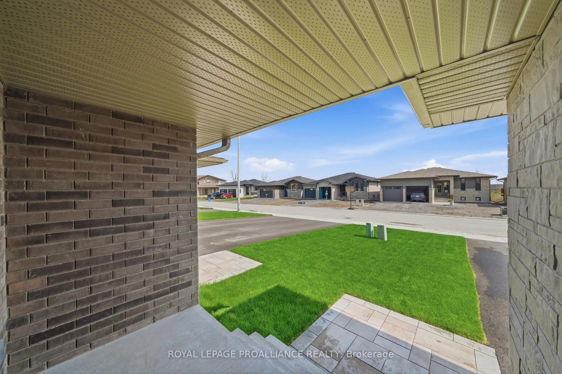 Photo 7 of 19 Parkland Circle, Quinte West, Murray Ward — HOMEH