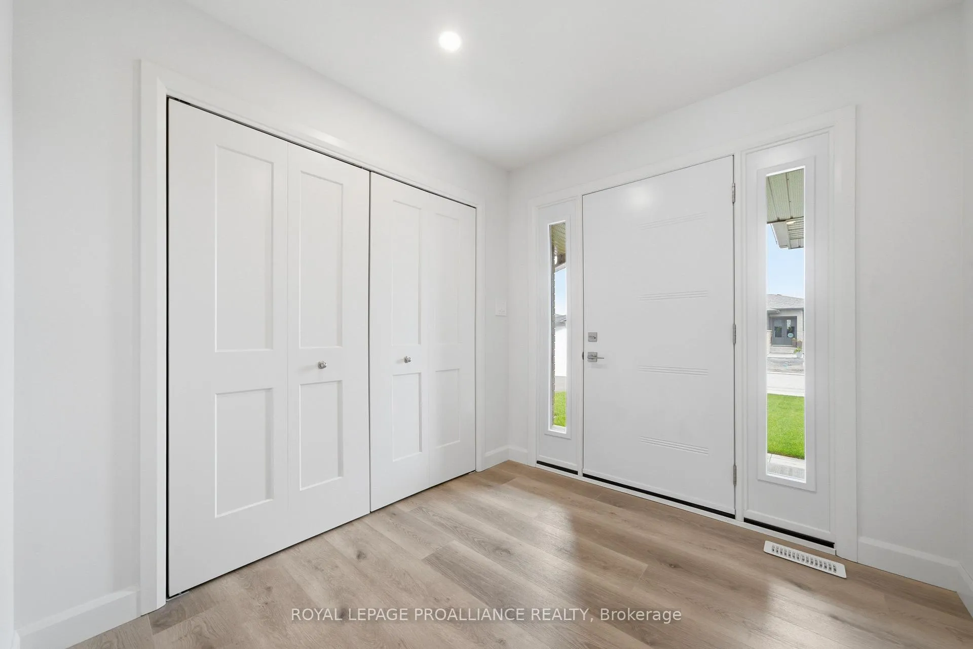 Photo 8 of 19 Parkland Circle, Quinte West, Murray Ward — HOMEH