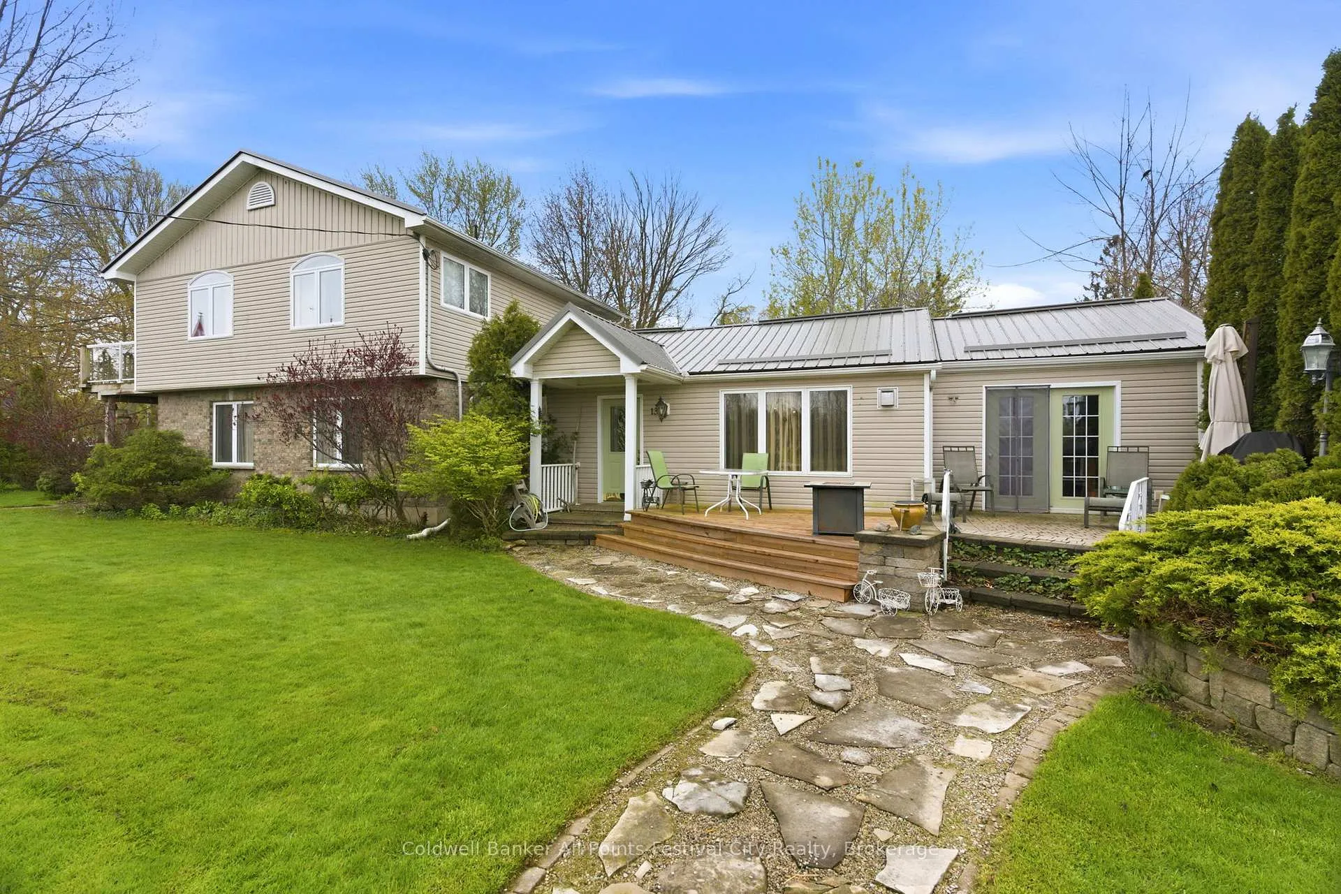 Photo 1 of 13 Ravine Park Road S, Goderich, Goderich (Town) — HOMEH