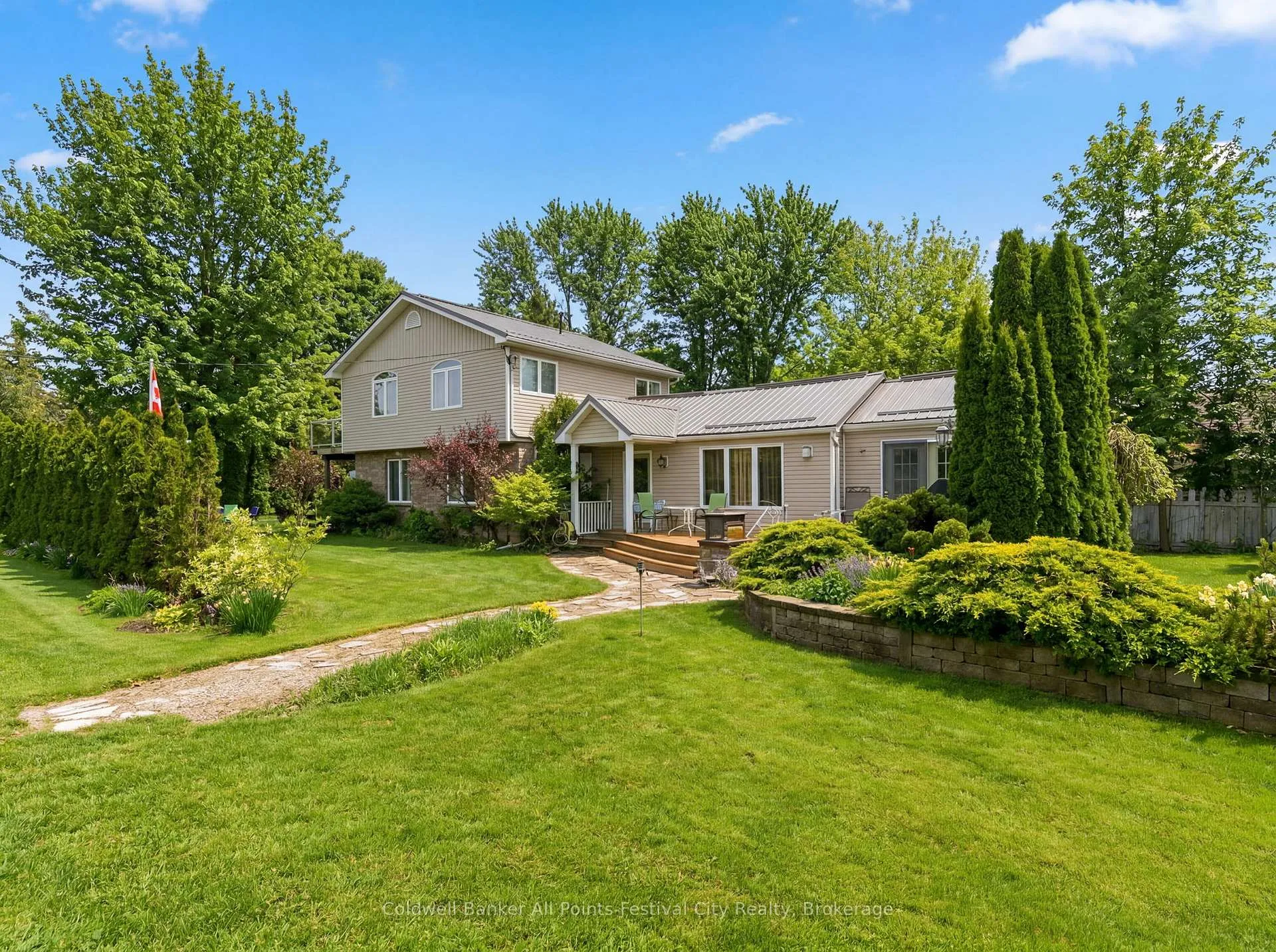 Photo 3 of 13 Ravine Park Road S, Goderich, Goderich (Town) — HOMEH