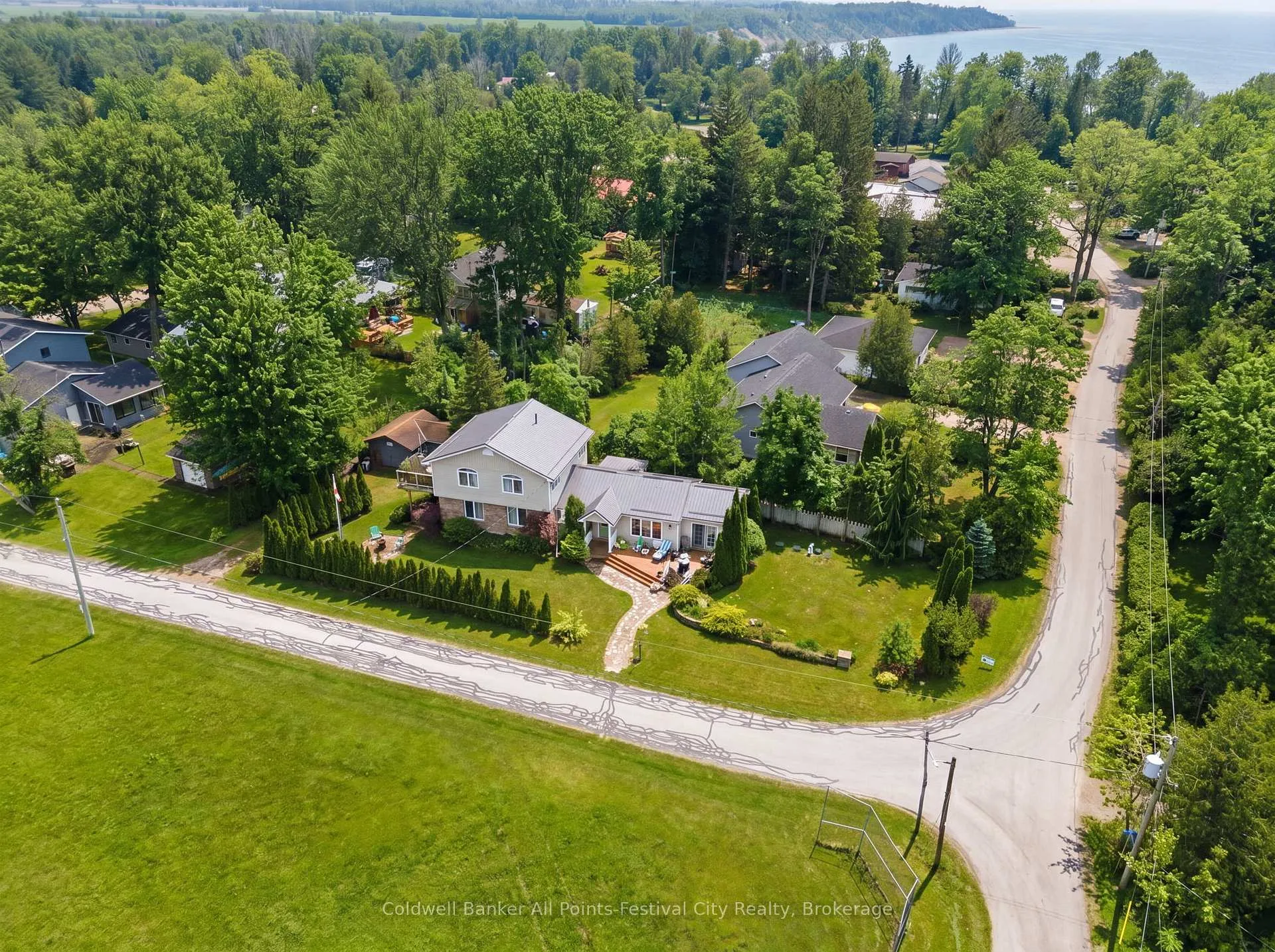 Photo 44 of 13 Ravine Park Road S, Goderich, Goderich (Town) — HOMEH