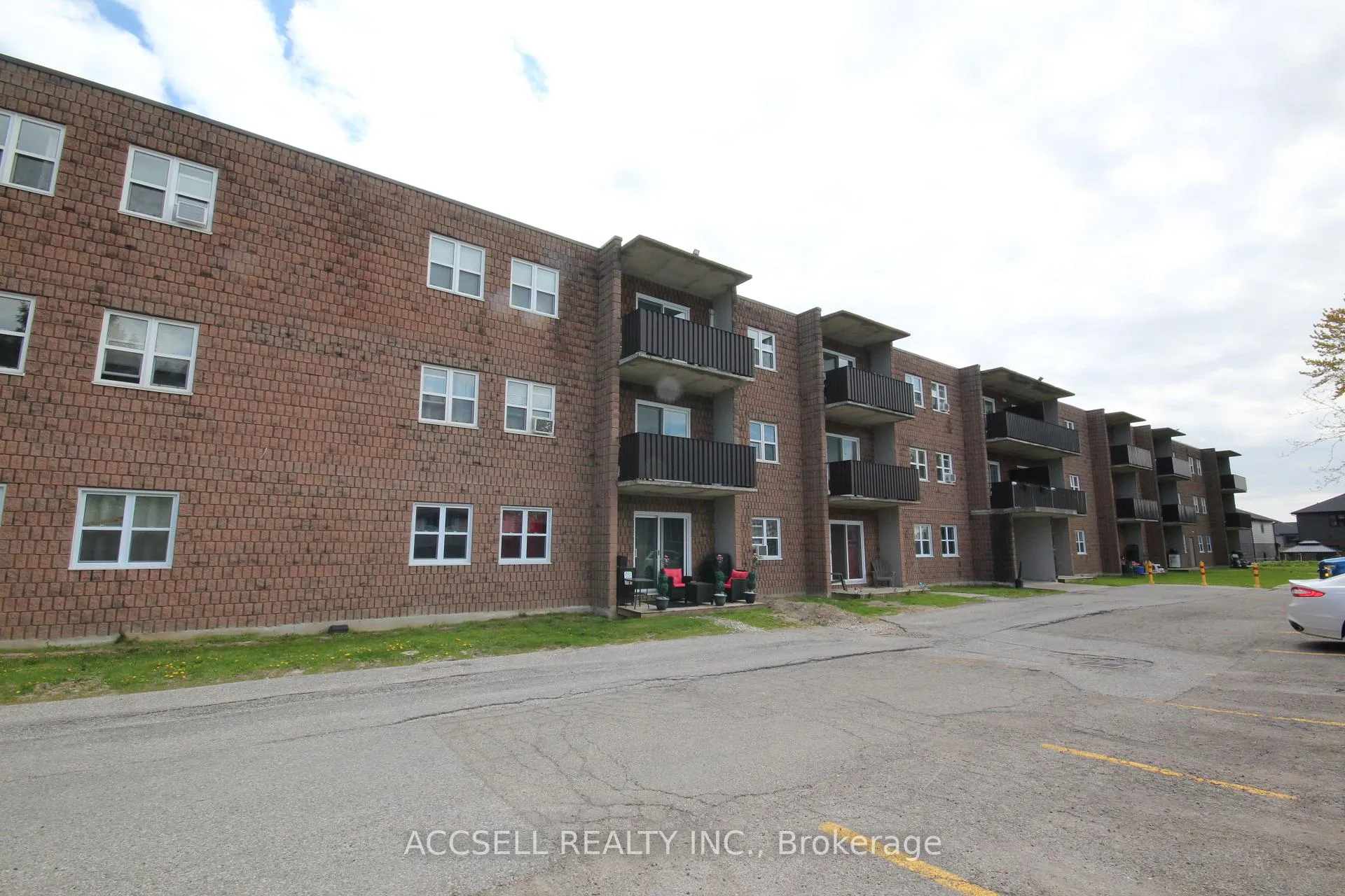 Photo of Unit 212, 276 Merritt Avenue