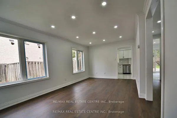 Photo 6 of 20 Mozart Crescent, Brampton, Brampton South — HOMEH