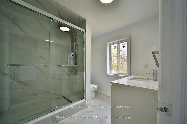 Photo 16 of 20 Mozart Crescent, Brampton, Brampton South — HOMEH