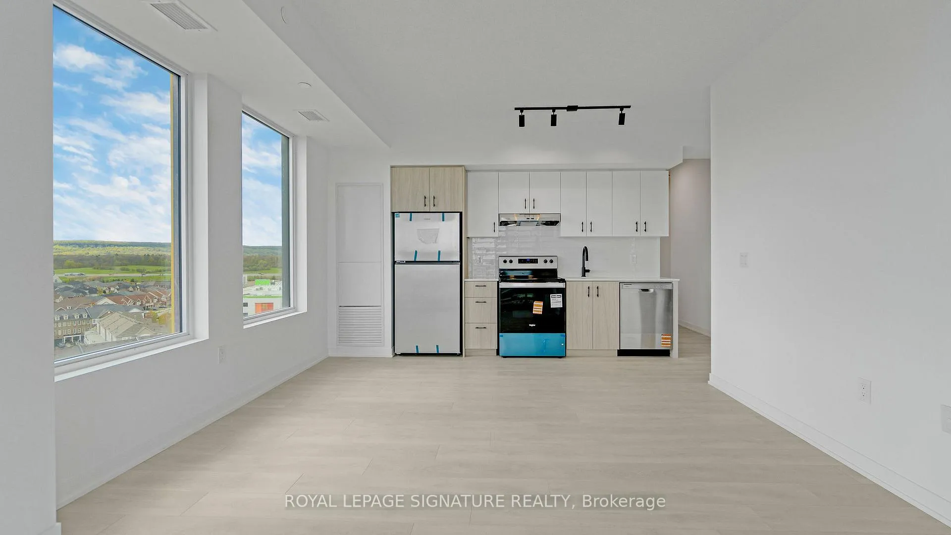 Photo 12 of Unit D803, 4878 Powers Common, Burlington, Alton — HOMEH