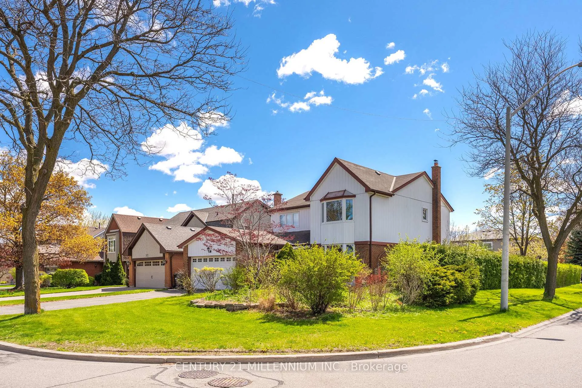 Photo 2 of 30 Milford Crescent, Brampton, Central Park — HOMEH