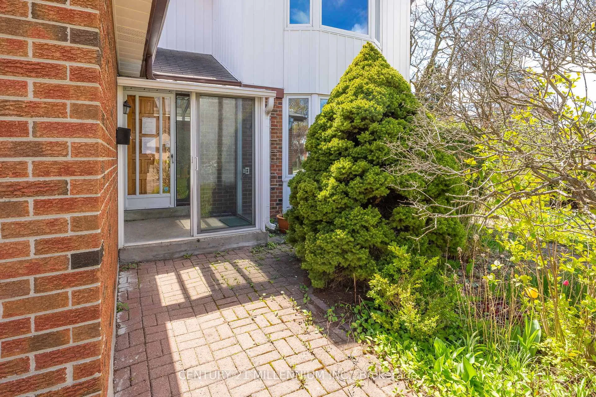 Photo 4 of 30 Milford Crescent, Brampton, Central Park — HOMEH