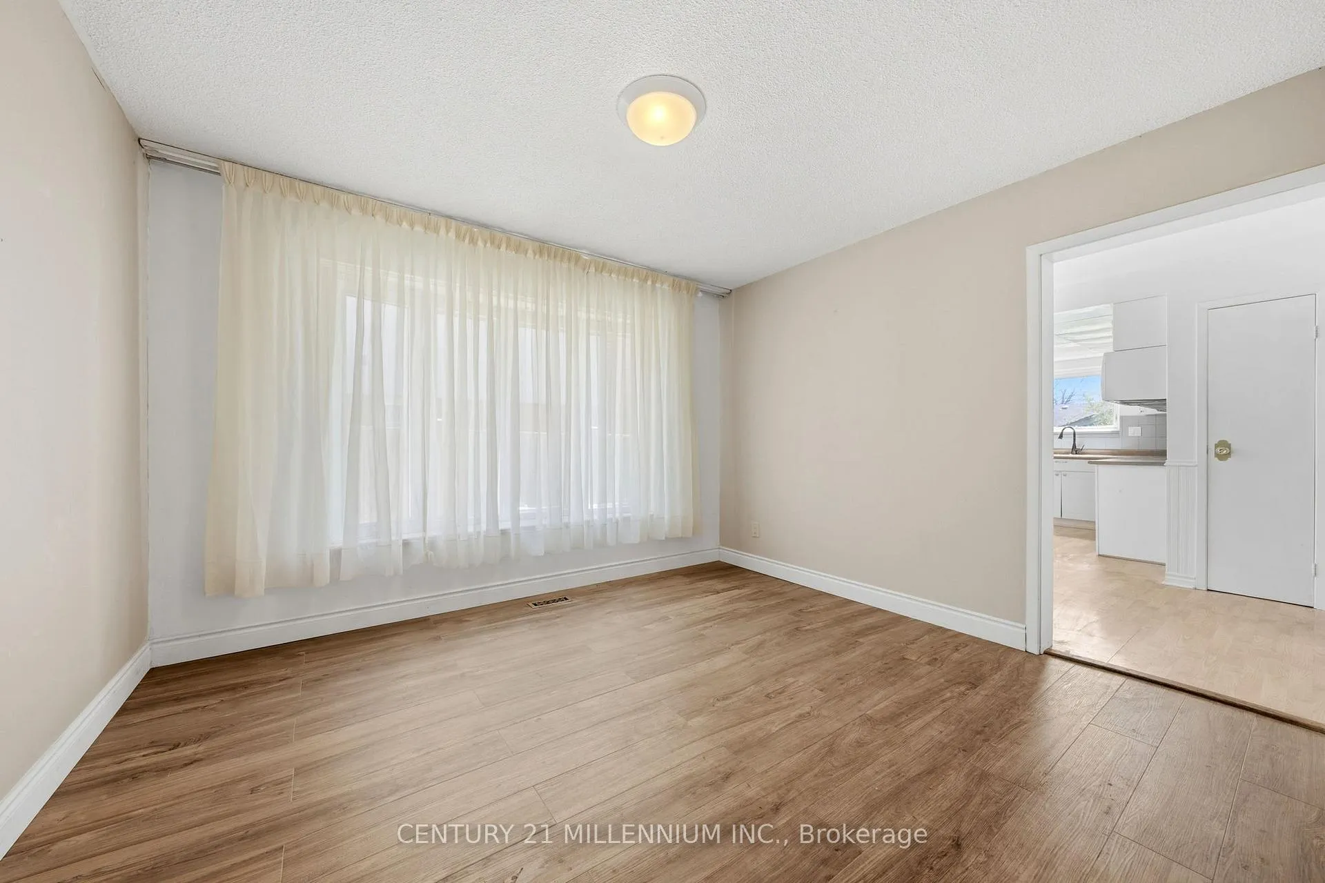 Photo 8 of 30 Milford Crescent, Brampton, Central Park — HOMEH