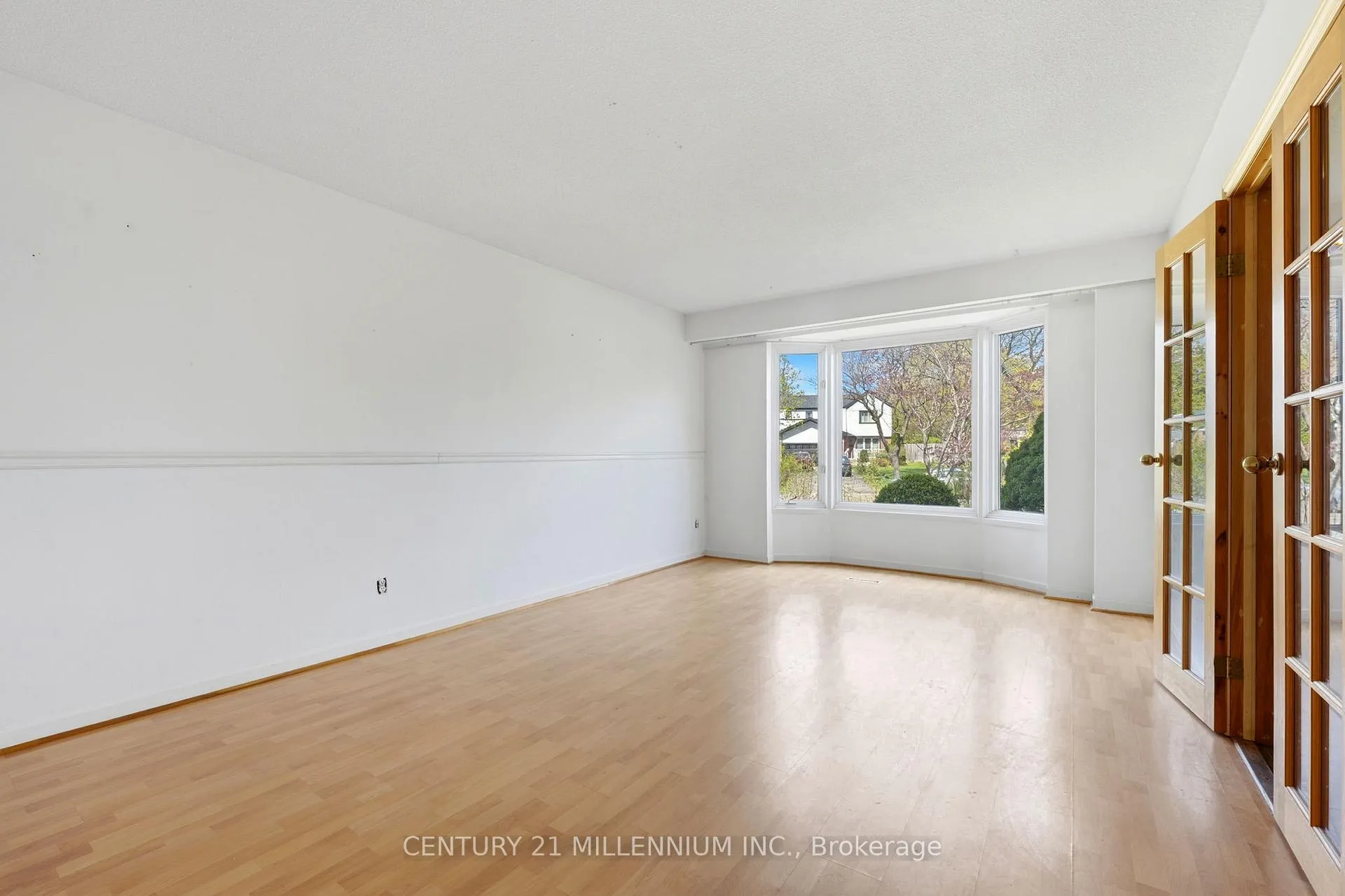 Photo 10 of 30 Milford Crescent, Brampton, Central Park — HOMEH