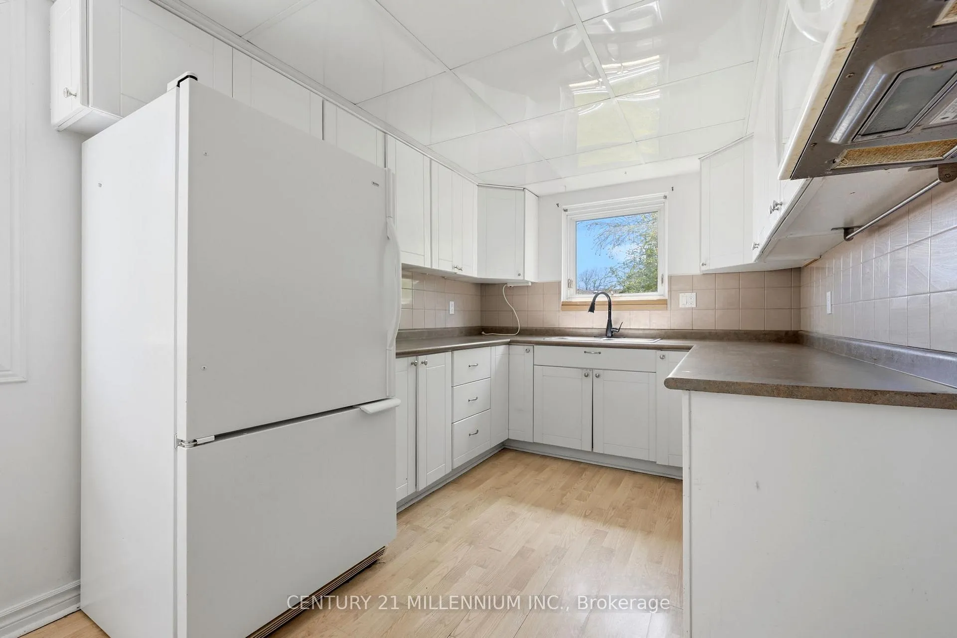 Photo 11 of 30 Milford Crescent, Brampton, Central Park — HOMEH