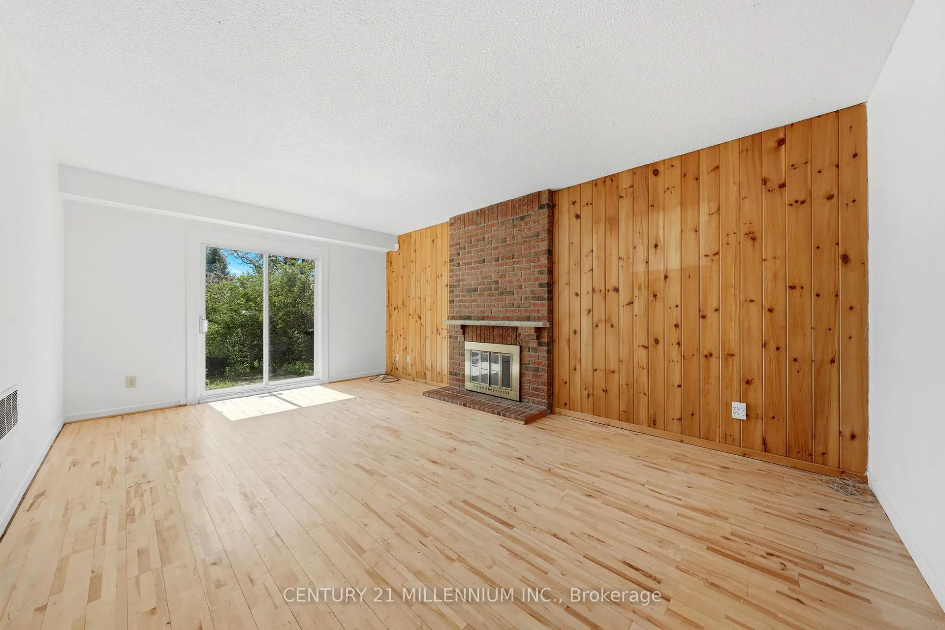 Photo 12 of 30 Milford Crescent, Brampton, Central Park — HOMEH