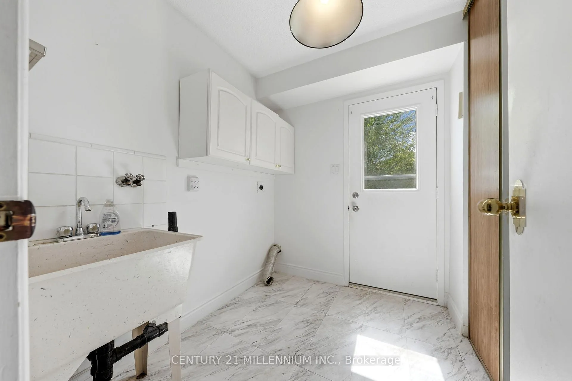 Photo 13 of 30 Milford Crescent, Brampton, Central Park — HOMEH