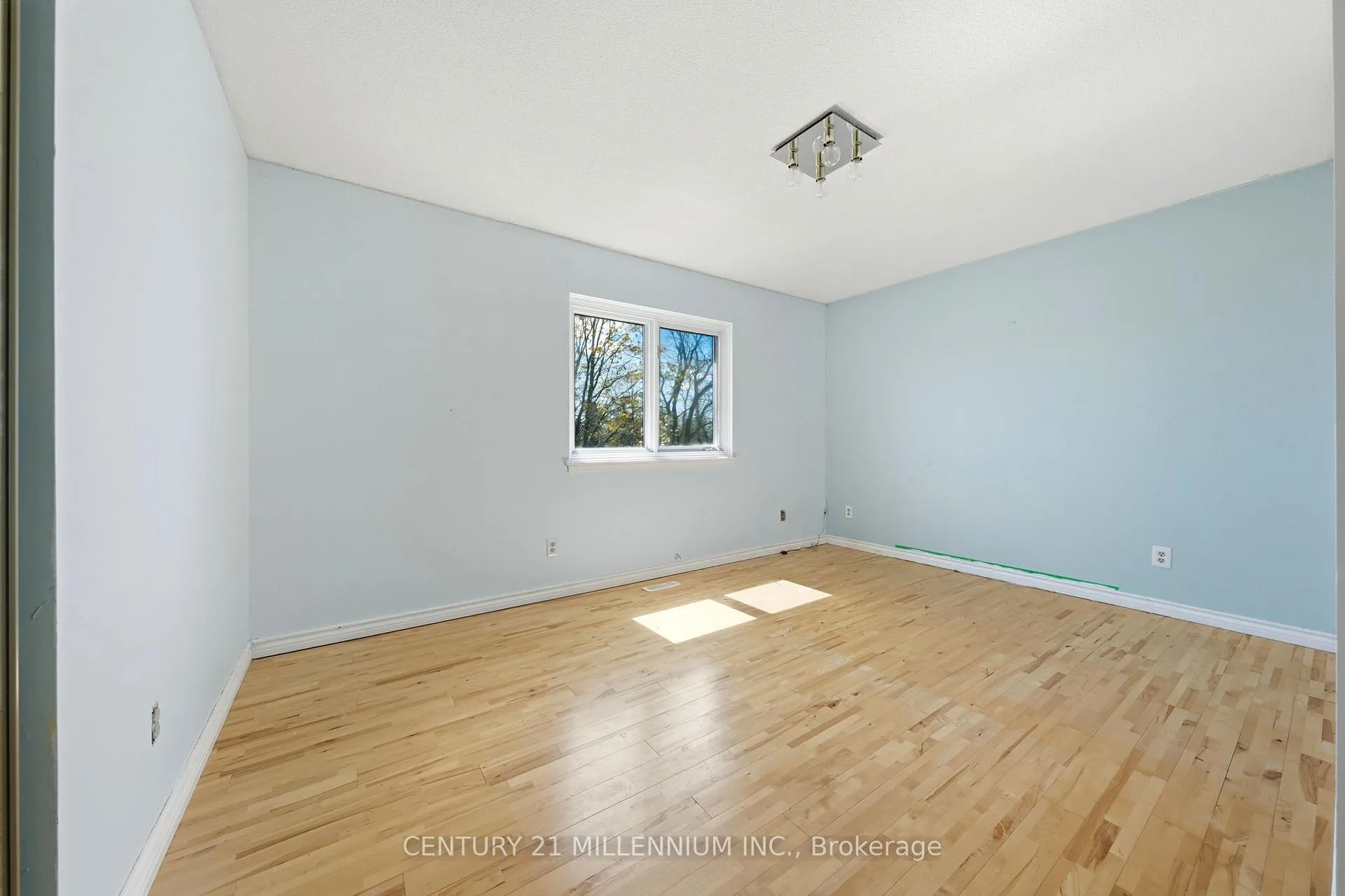 Photo 15 of 30 Milford Crescent, Brampton, Central Park — HOMEH