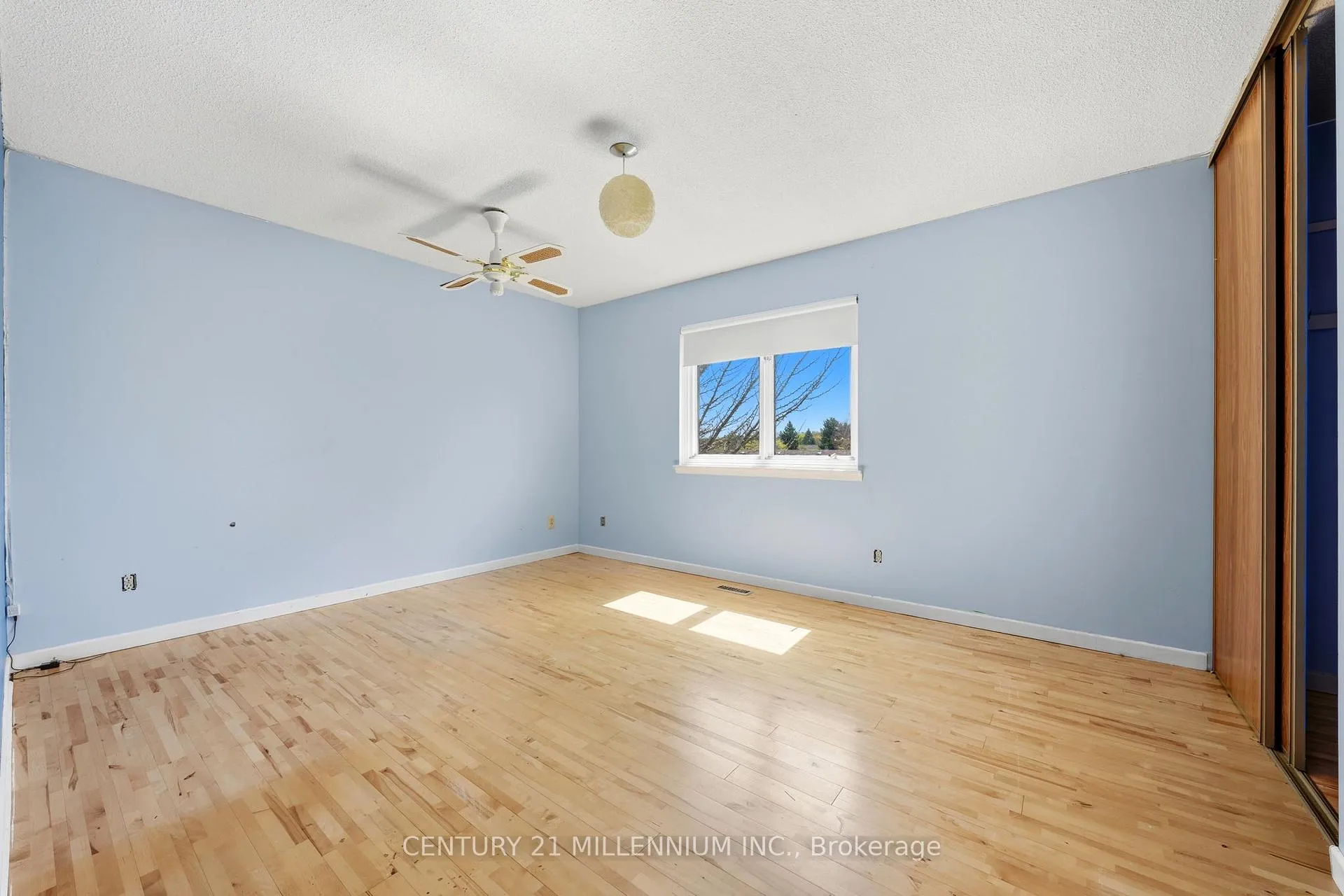 Photo 16 of 30 Milford Crescent, Brampton, Central Park — HOMEH