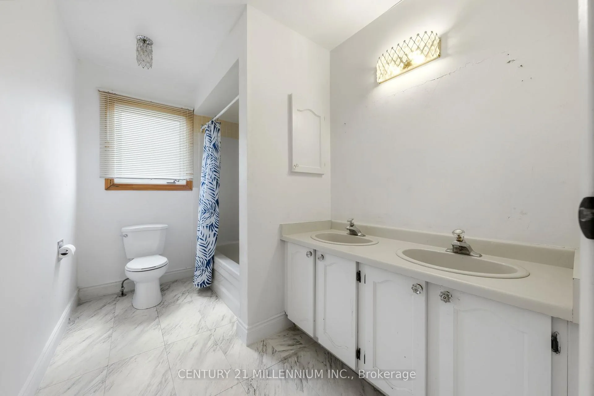 Photo 17 of 30 Milford Crescent, Brampton, Central Park — HOMEH