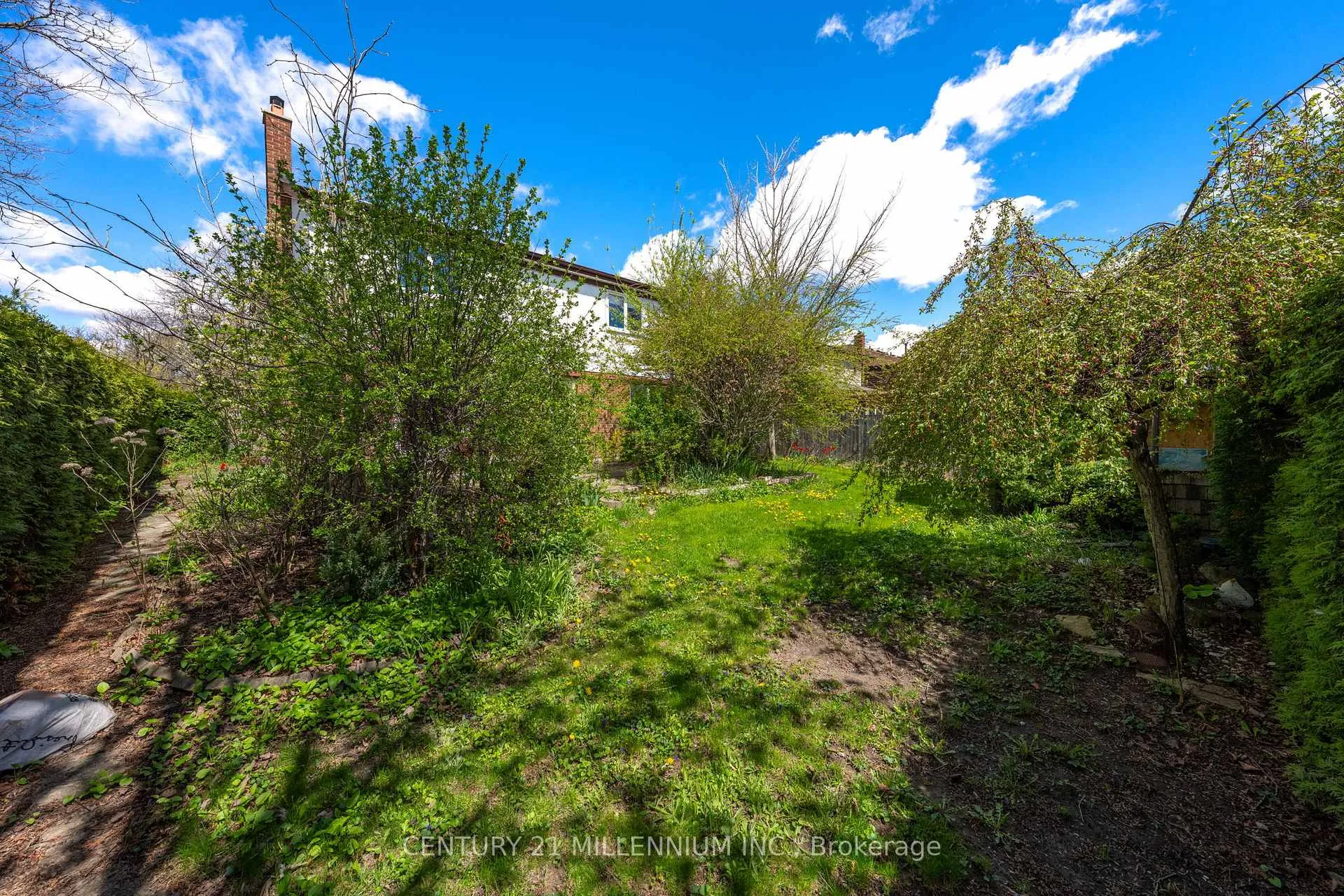 Photo 24 of 30 Milford Crescent, Brampton, Central Park — HOMEH