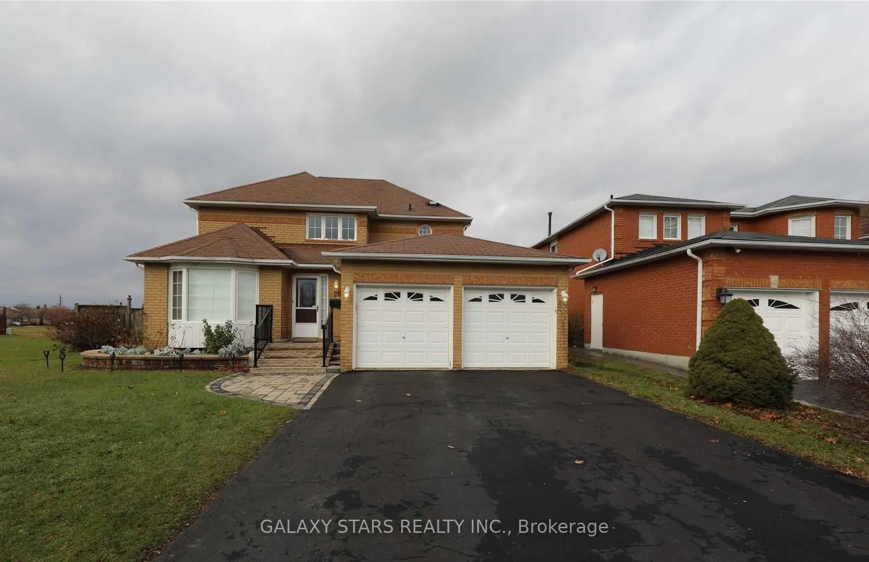 Photo 1 of 28 Eric Clarke Drive, Whitby, Rolling Acres — HOMEH