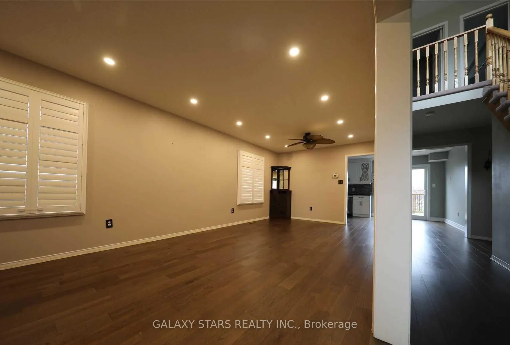 Photo 3 of 28 Eric Clarke Drive, Whitby, Rolling Acres — HOMEH