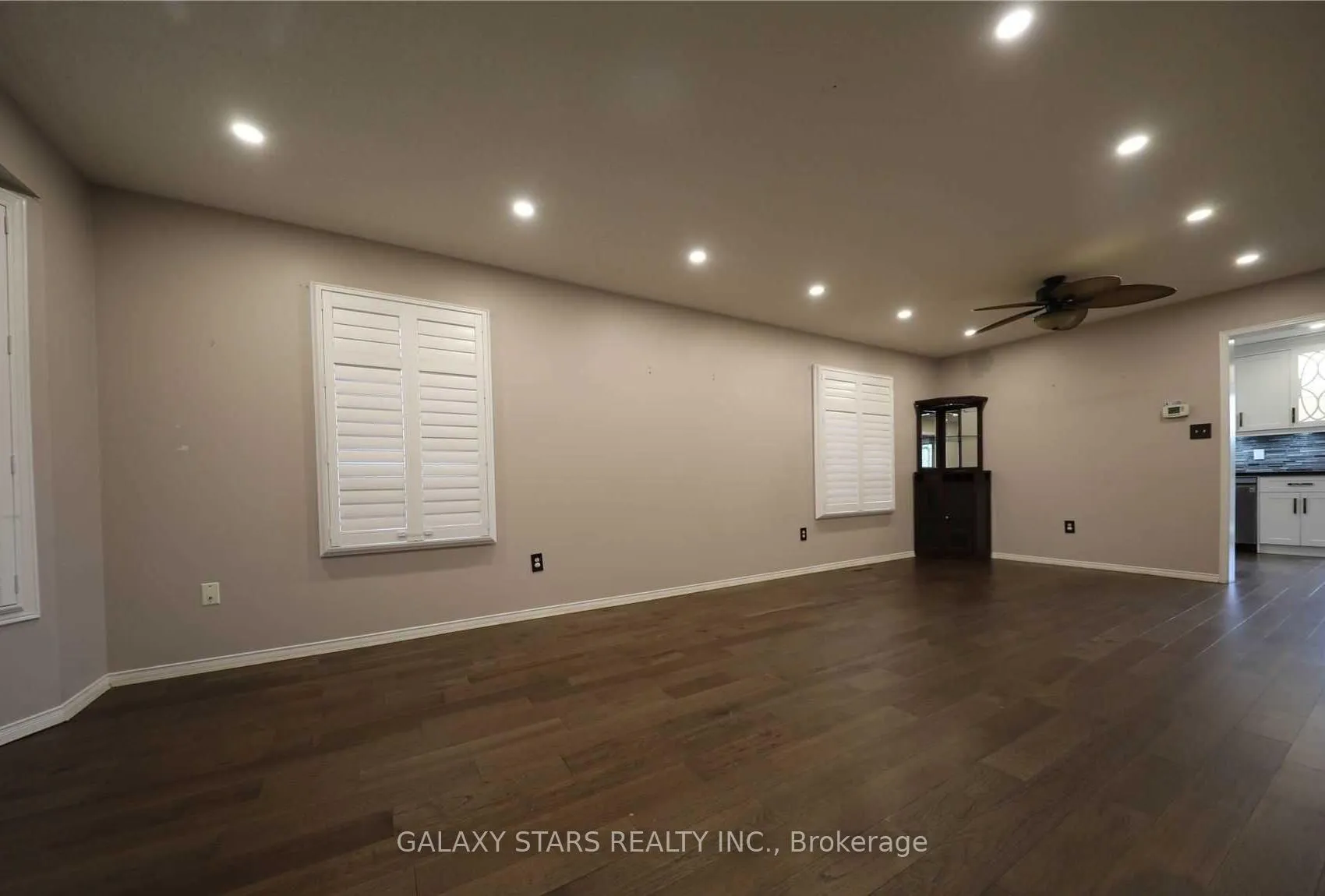 Photo 4 of 28 Eric Clarke Drive, Whitby, Rolling Acres — HOMEH