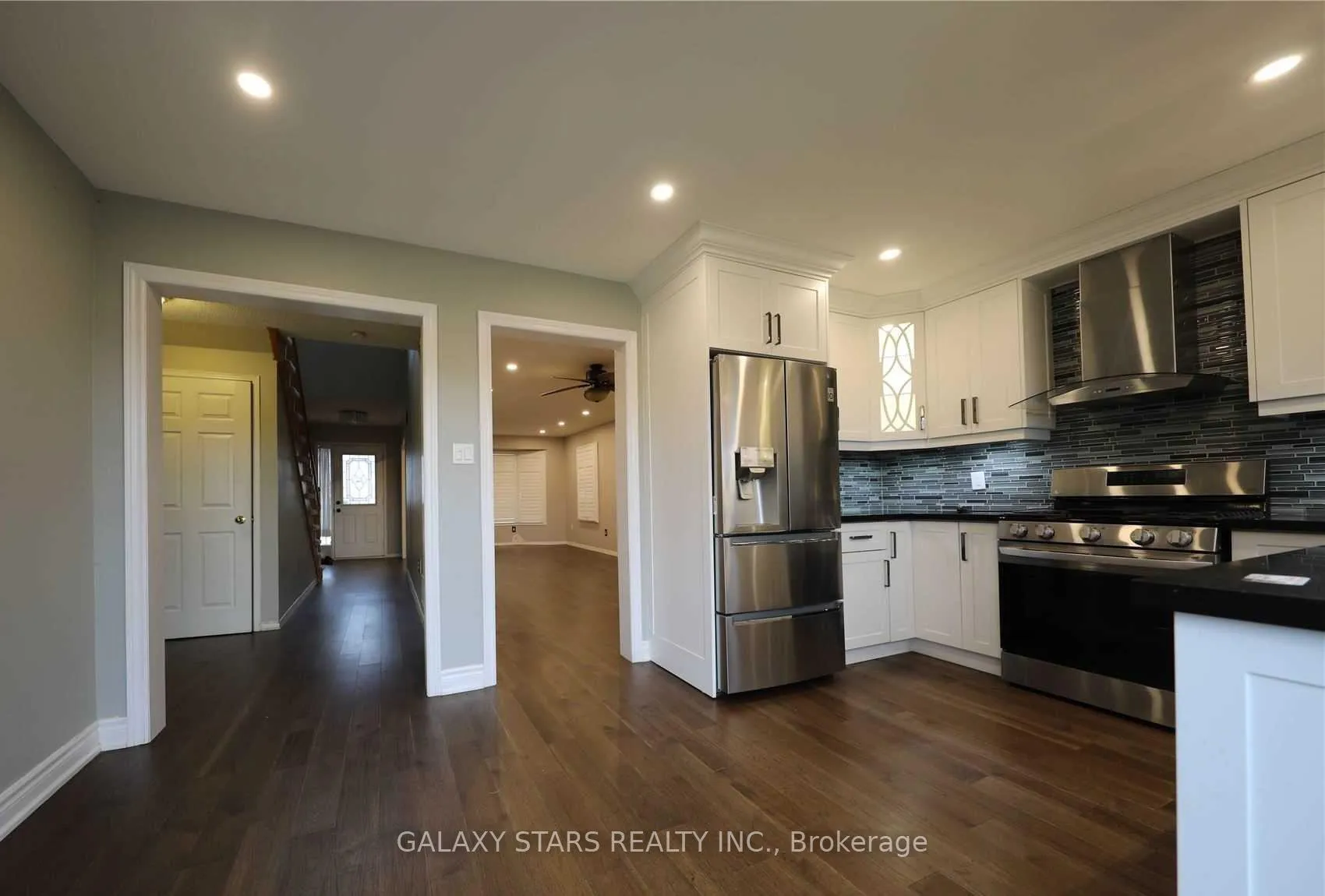 Photo 8 of 28 Eric Clarke Drive, Whitby, Rolling Acres — HOMEH