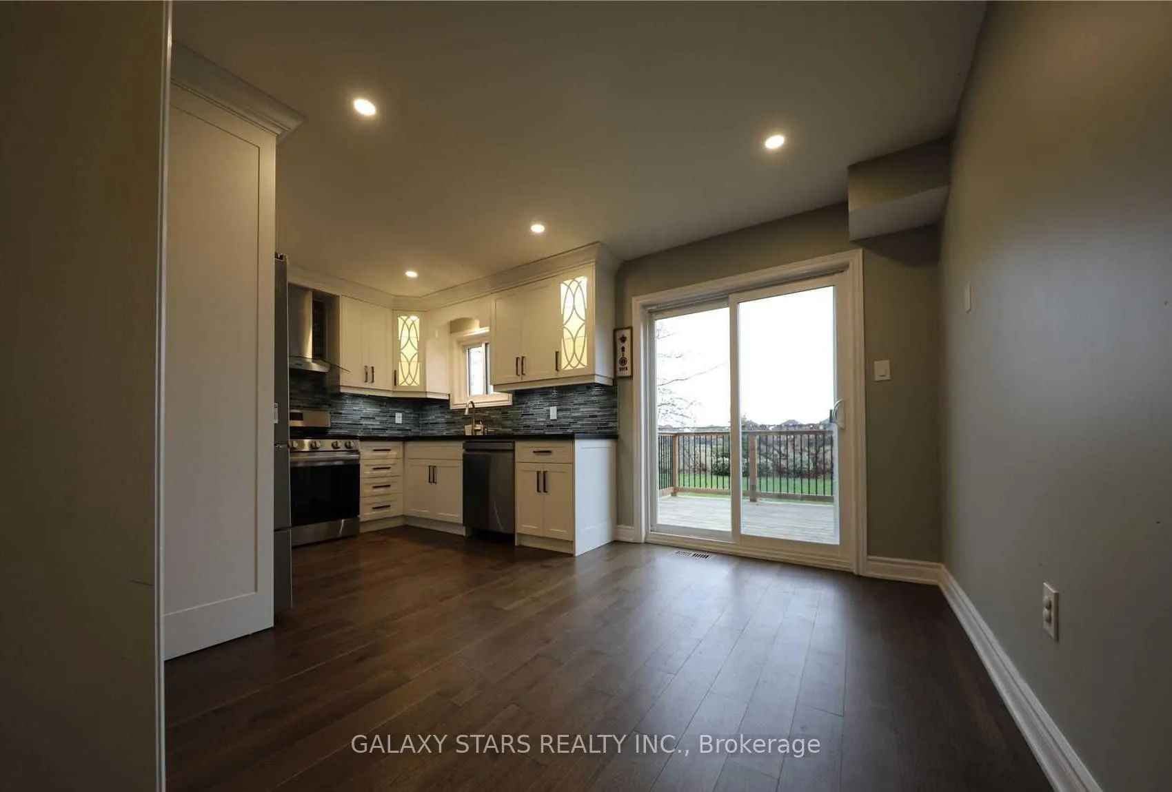 Photo 9 of 28 Eric Clarke Drive, Whitby, Rolling Acres — HOMEH