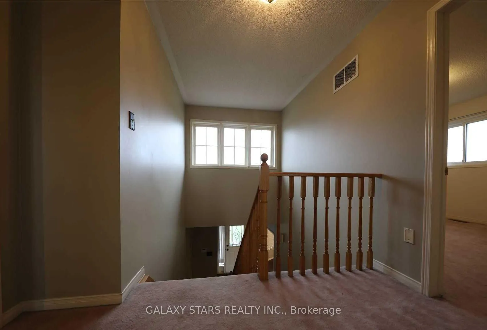 Photo 11 of 28 Eric Clarke Drive, Whitby, Rolling Acres — HOMEH