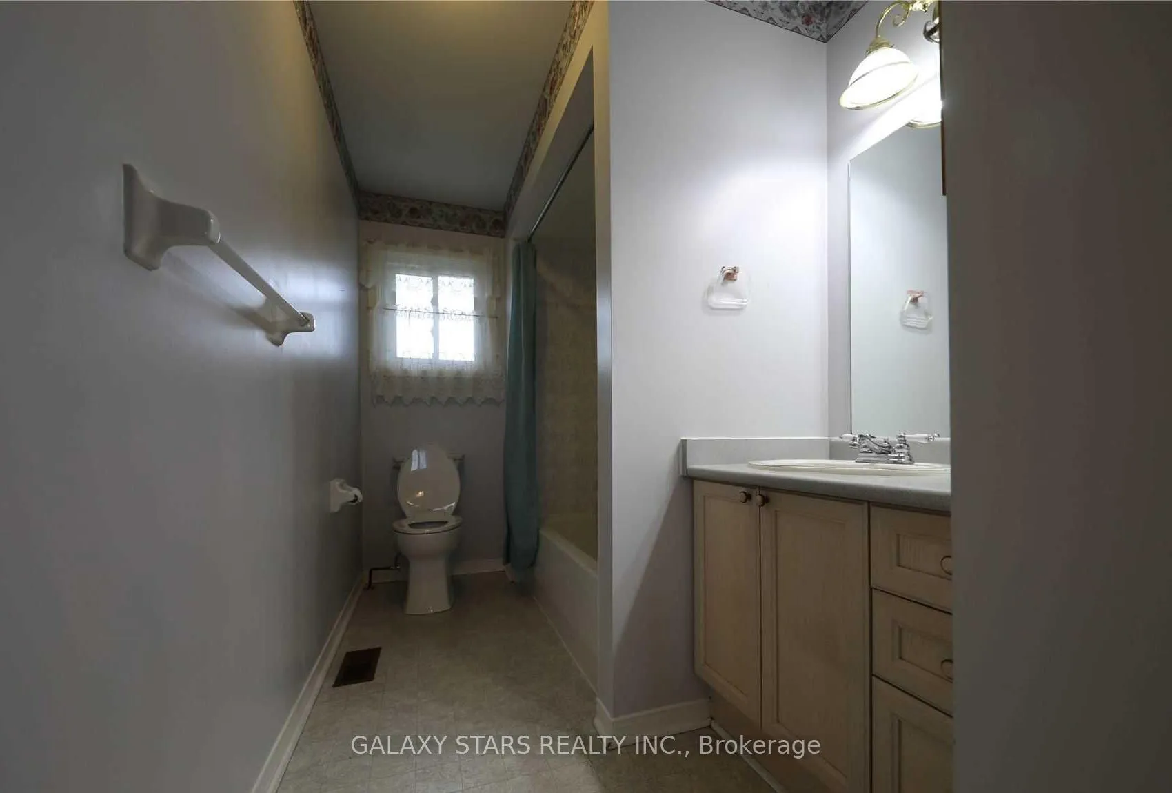 Photo 15 of 28 Eric Clarke Drive, Whitby, Rolling Acres — HOMEH