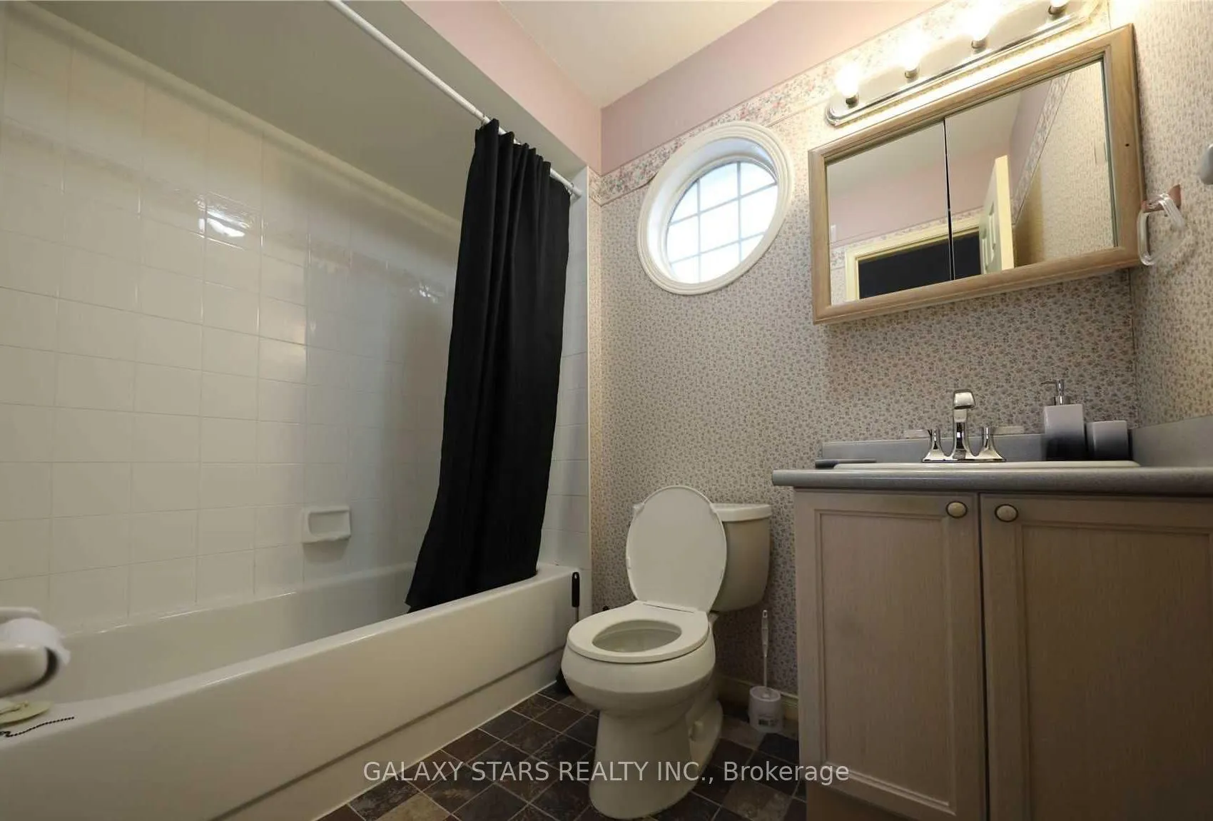 Photo 16 of 28 Eric Clarke Drive, Whitby, Rolling Acres — HOMEH