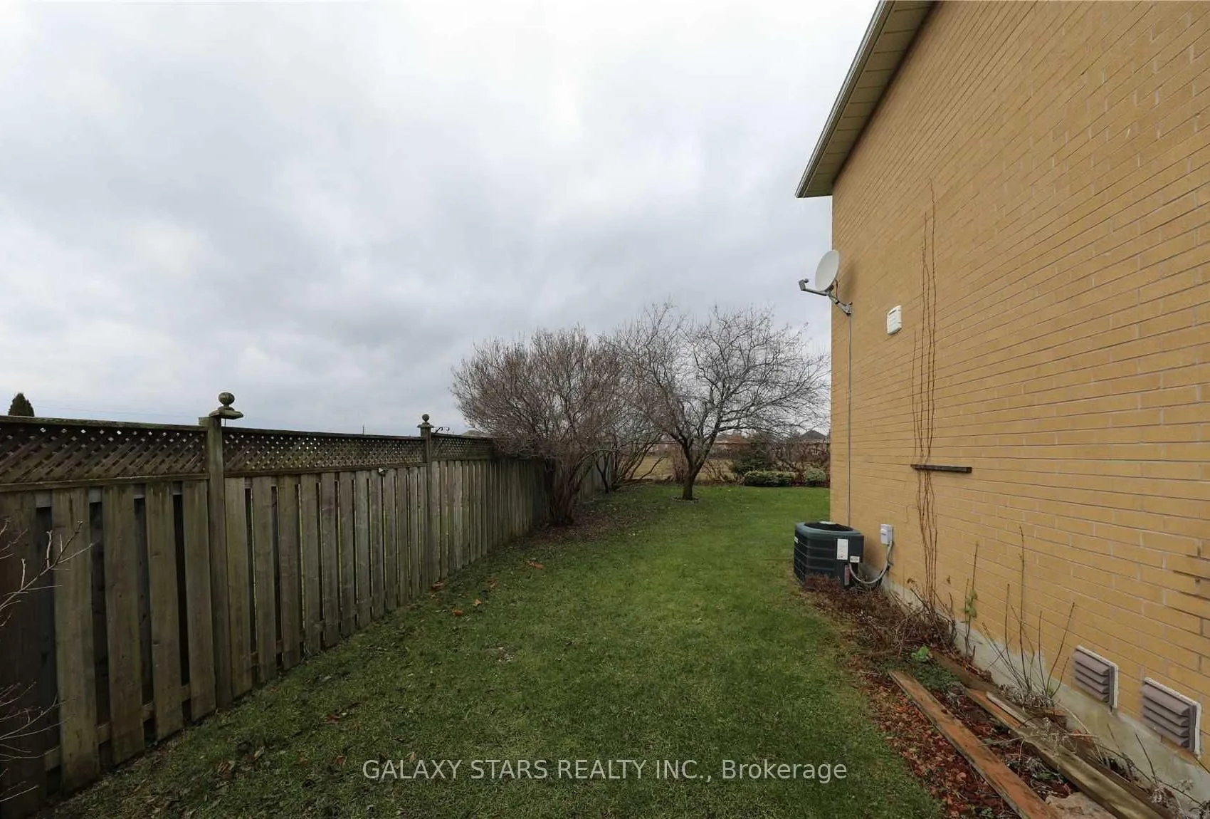 Photo 18 of 28 Eric Clarke Drive, Whitby, Rolling Acres — HOMEH