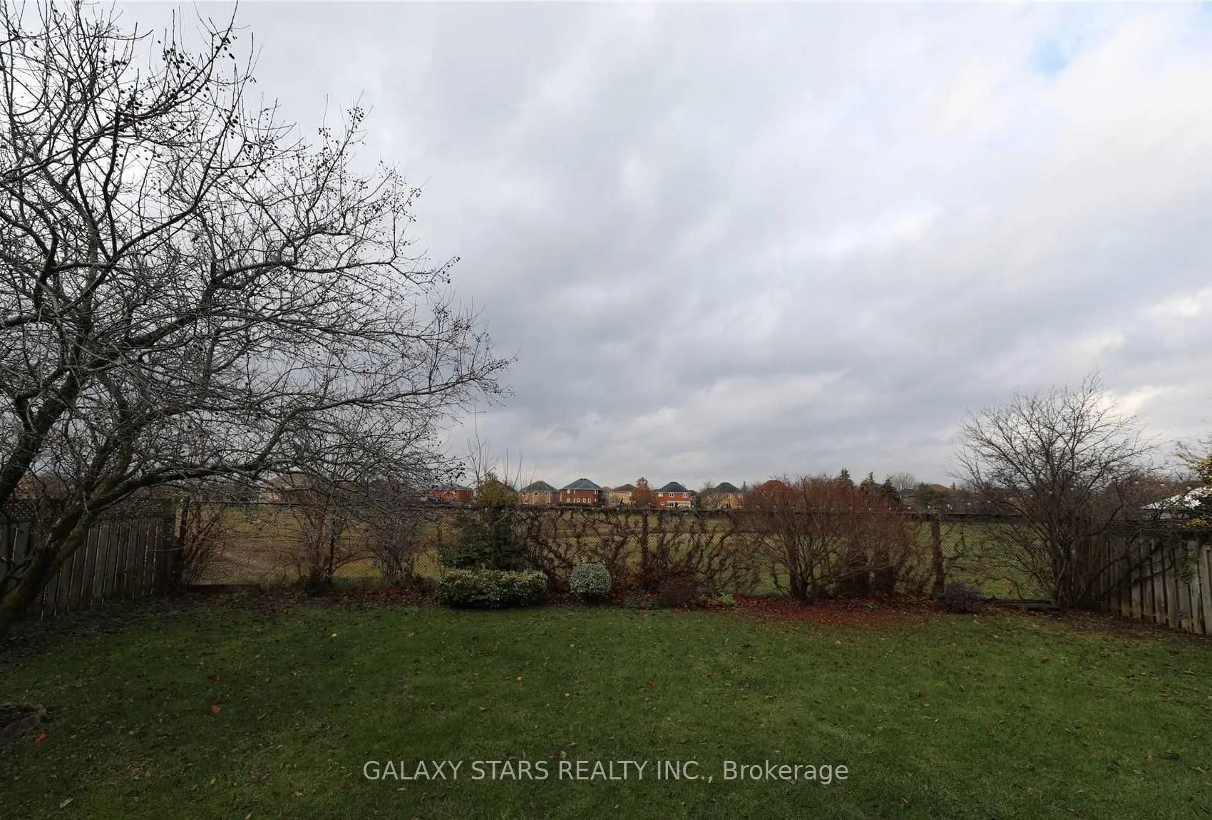 Photo 19 of 28 Eric Clarke Drive, Whitby, Rolling Acres — HOMEH