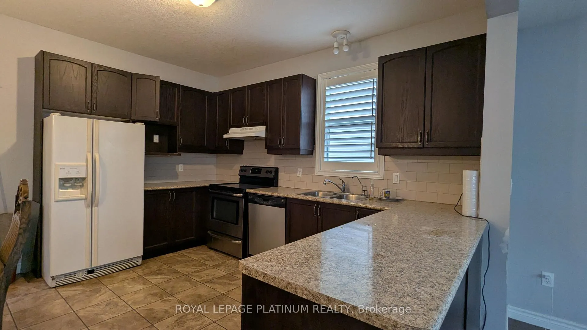 Photo 8 of 669 Zermatt Drive, Waterloo, Clair Hills — HOMEH