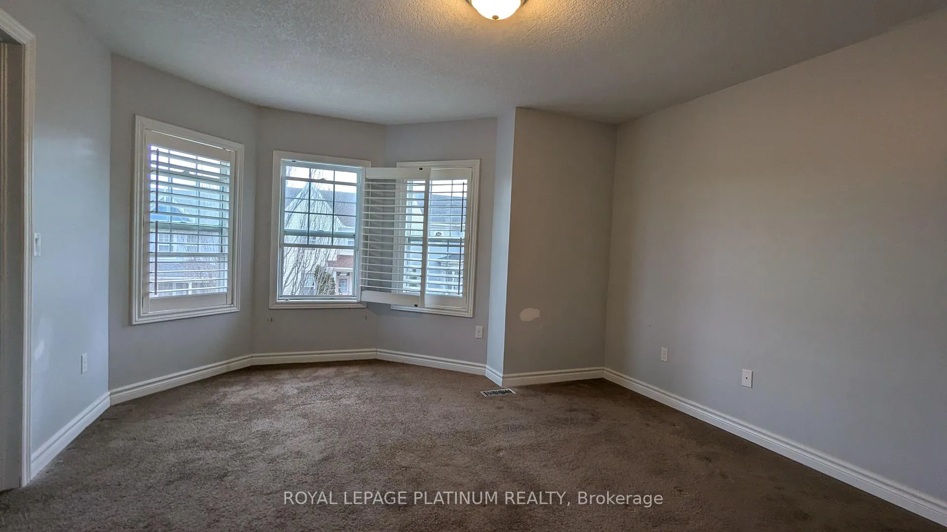 Photo 14 of 669 Zermatt Drive, Waterloo, Clair Hills — HOMEH