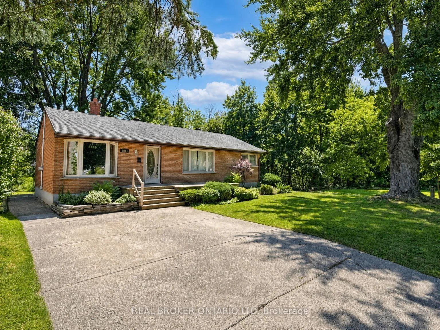Photo 2 of 1863 Herbert Avenue, London, East H — HOMEH