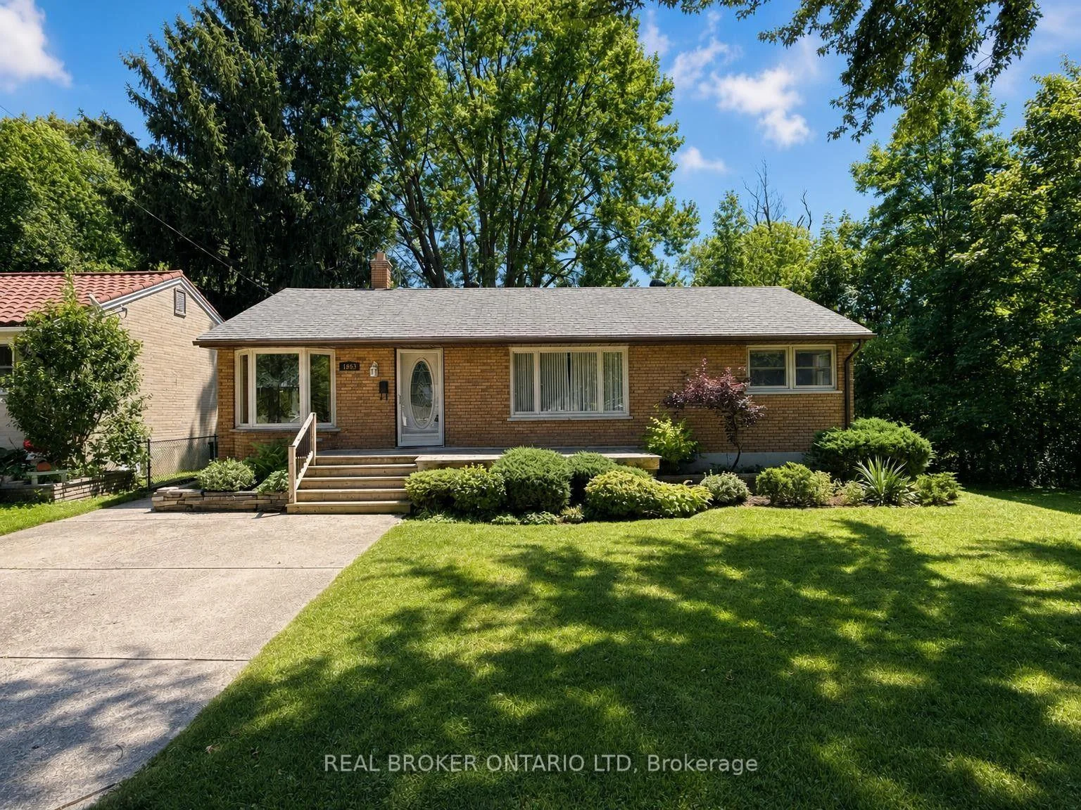 Photo 3 of 1863 Herbert Avenue, London, East H — HOMEH