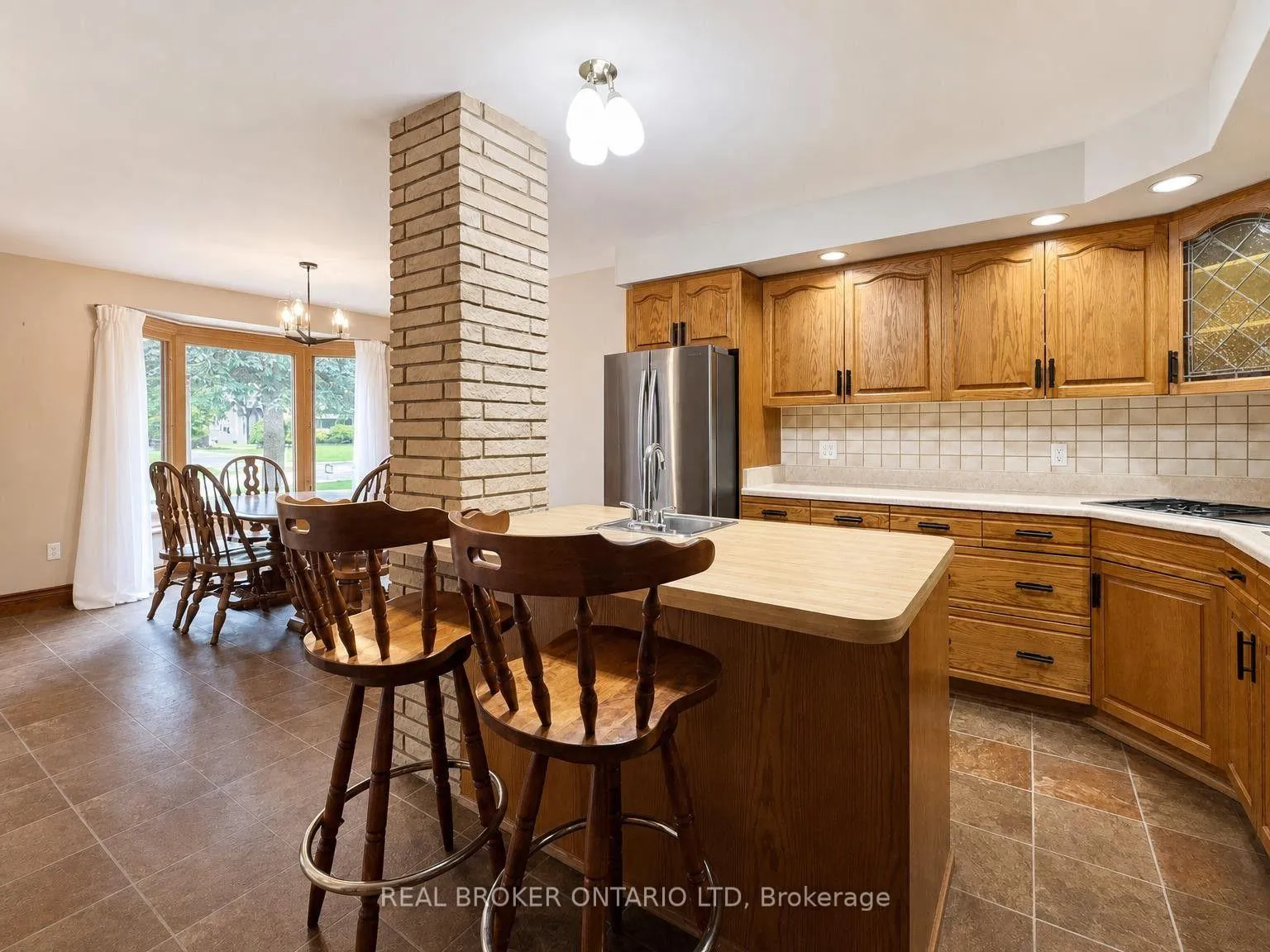 Photo 6 of 1863 Herbert Avenue, London, East H — HOMEH
