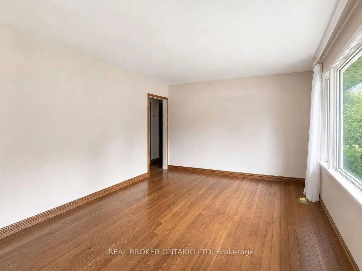 Photo 10 of 1863 Herbert Avenue, London, East H — HOMEH