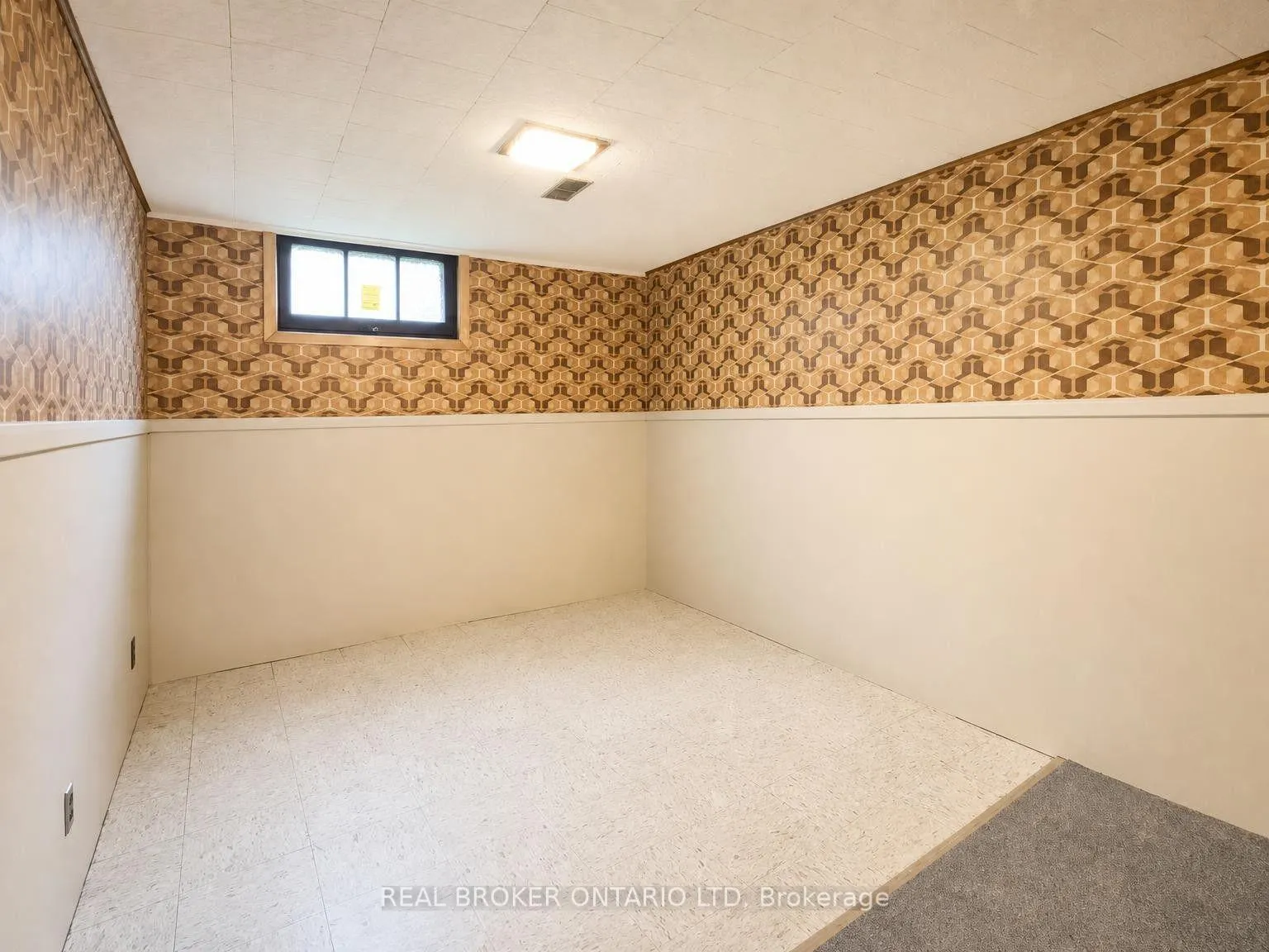 Photo 23 of 1863 Herbert Avenue, London, East H — HOMEH
